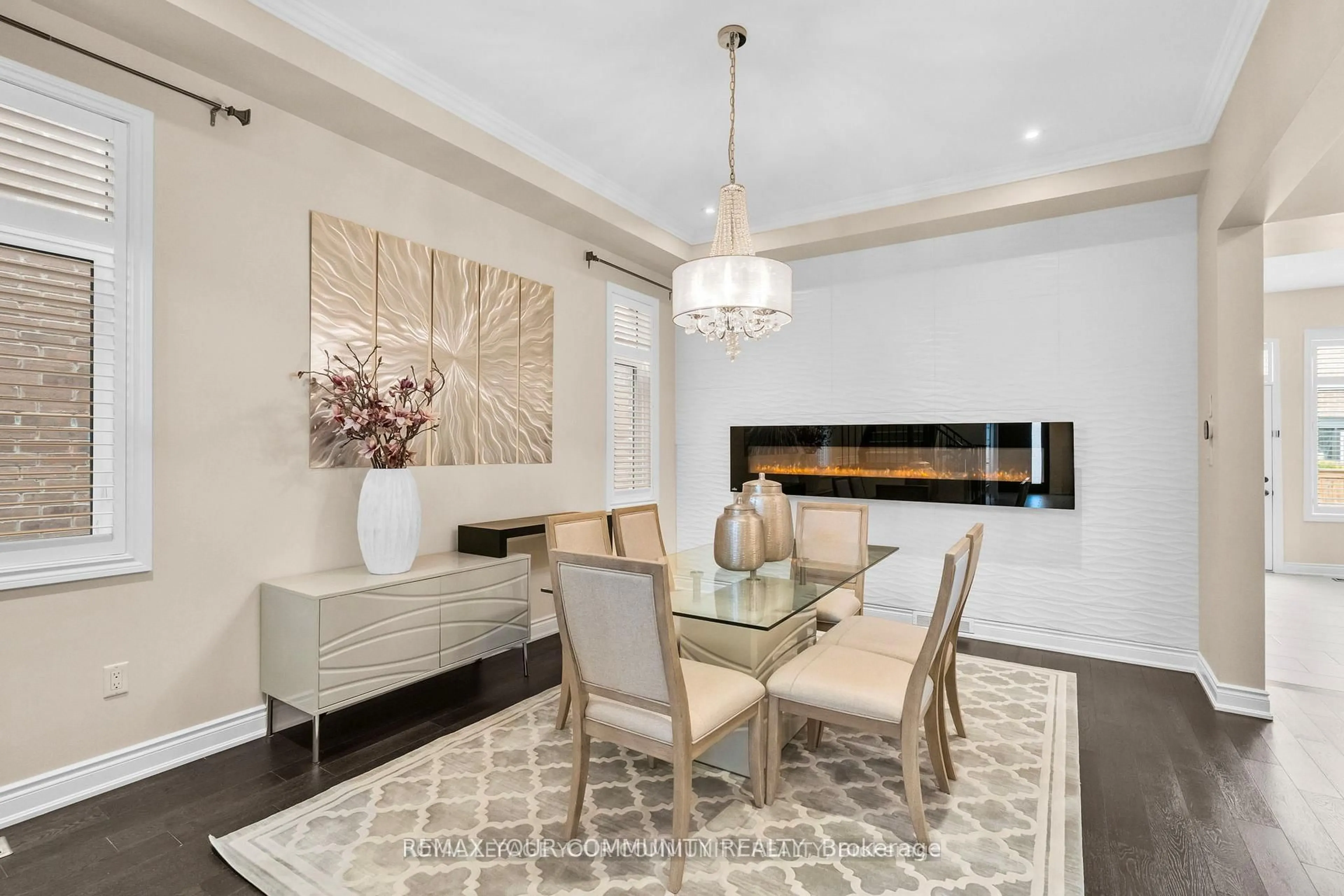 Dining room, unknown for 8 King Blvd, King Ontario L7B 0P4