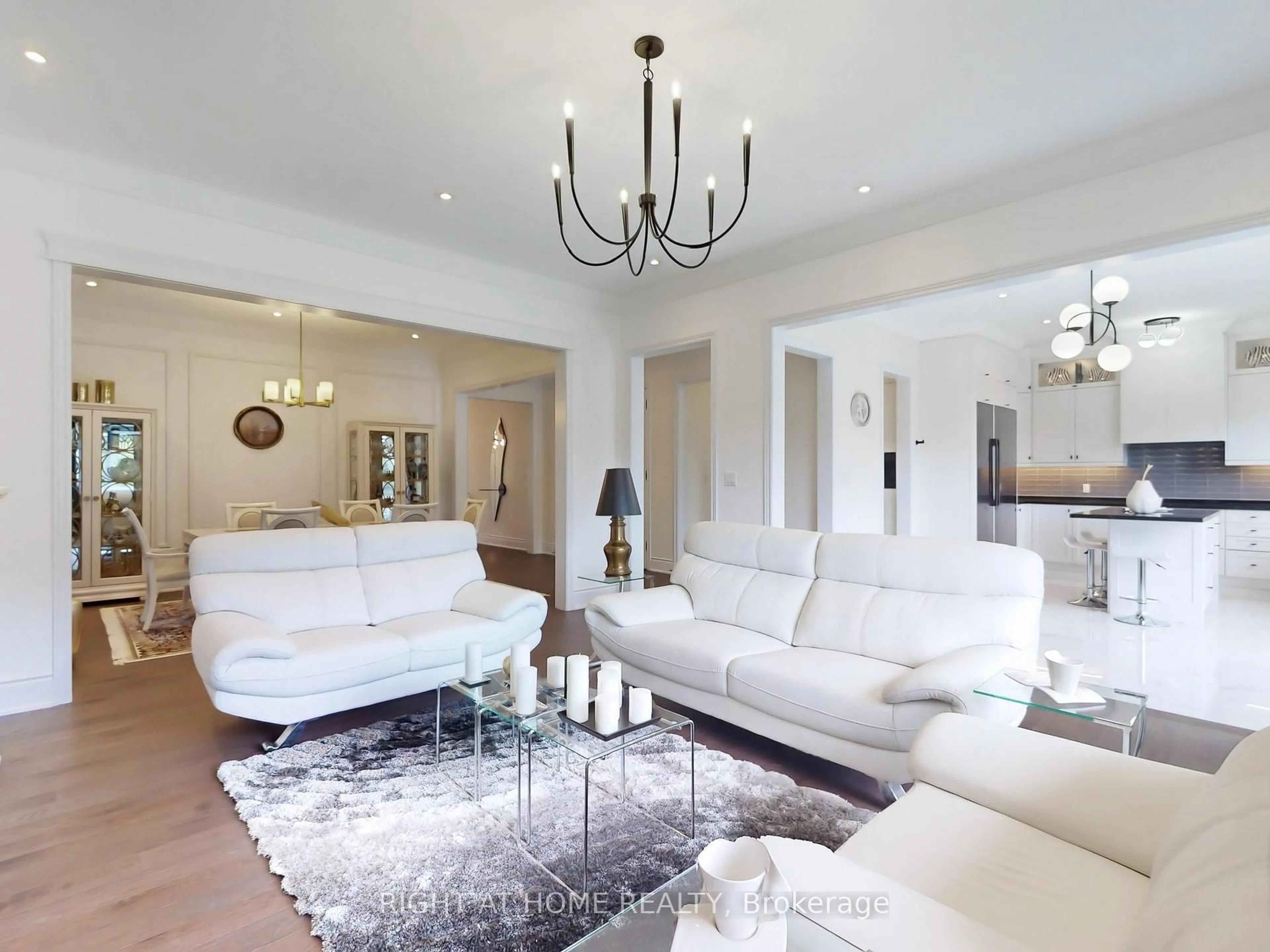 Living room with furniture, unknown for 216 Sunset Vista Crt, Aurora Ontario L4G 3Y1