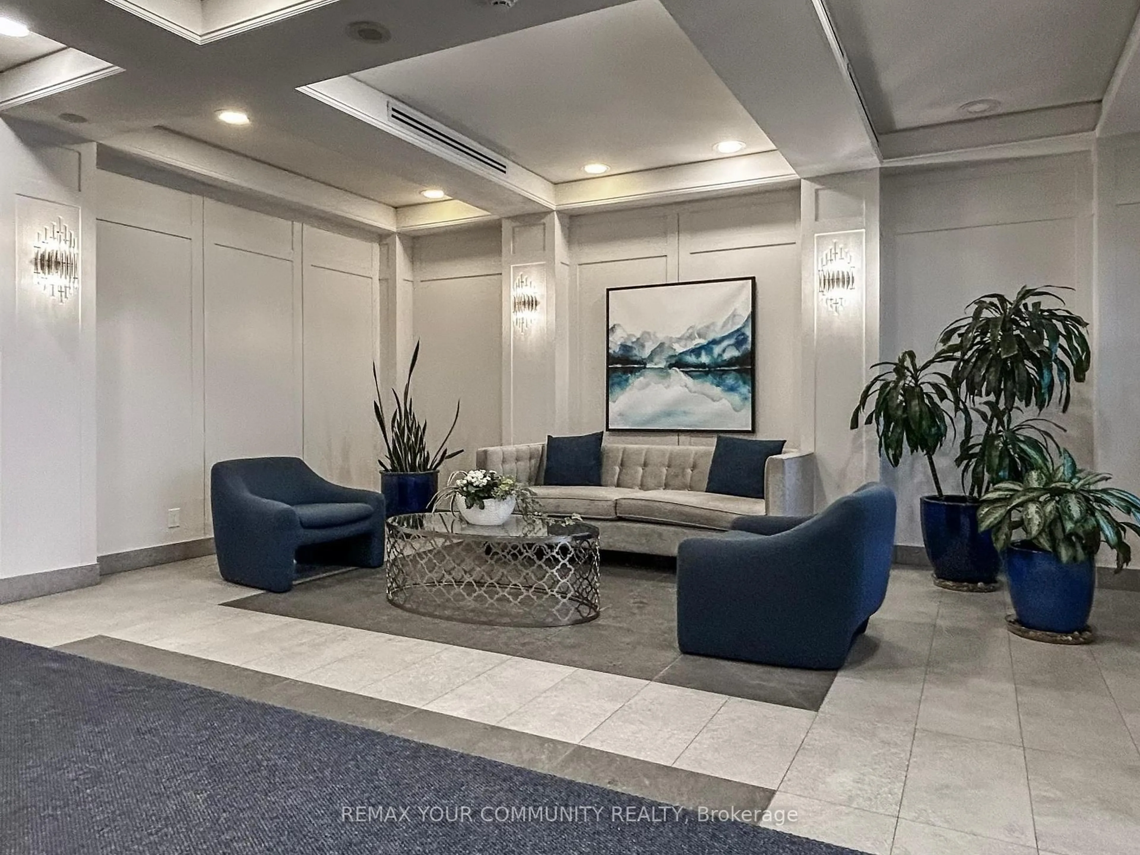 Lobby for 19 Northern Heights St #412, Richmond Hill Ontario L4B 4M4