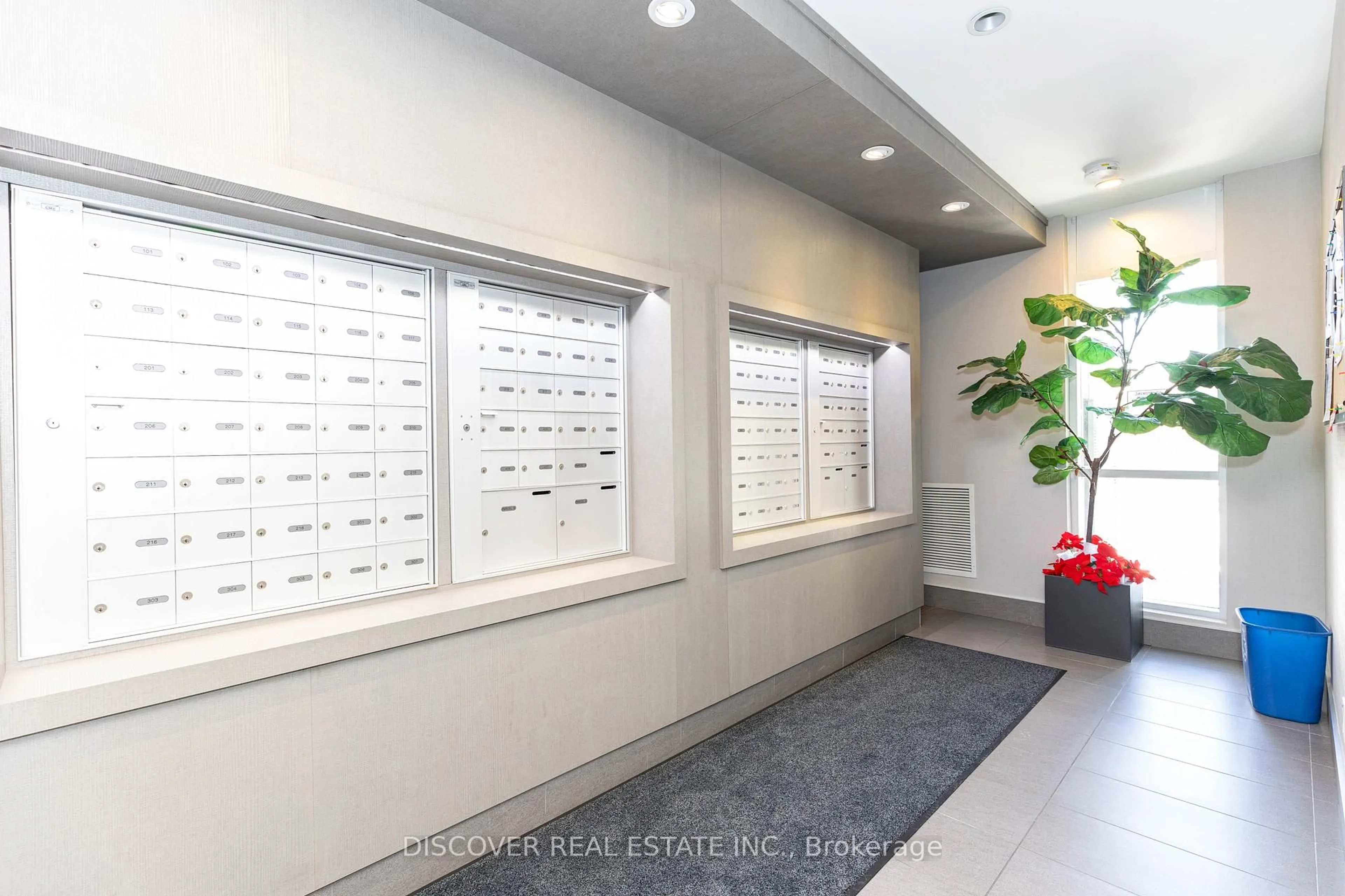 Indoor foyer for 58 Adam Sellers St #507, Markham Ontario L6B 1P5