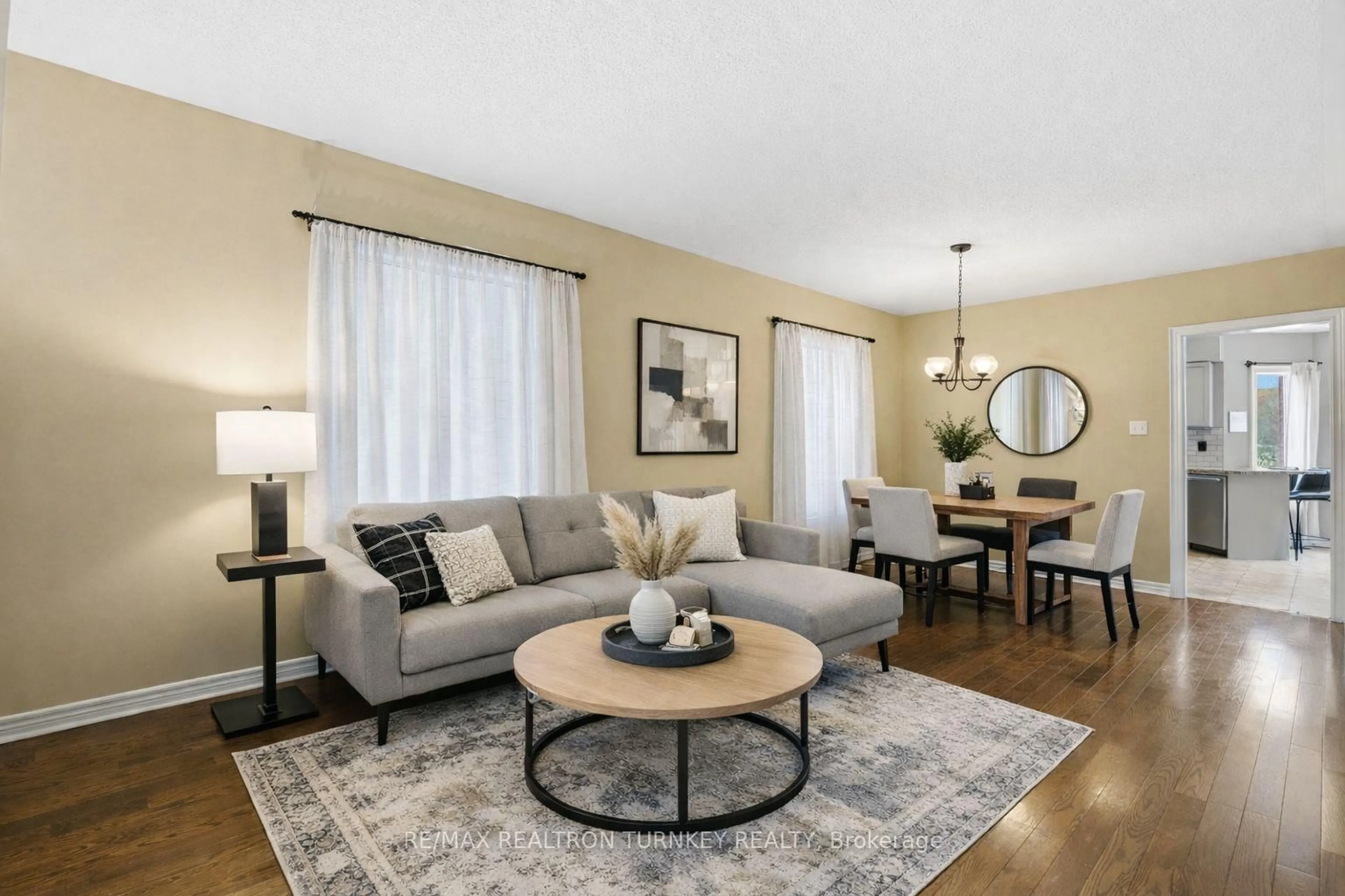 Living room with furniture, unknown for 228 Sawmill Valley Dr, Newmarket Ontario L3X 2W1