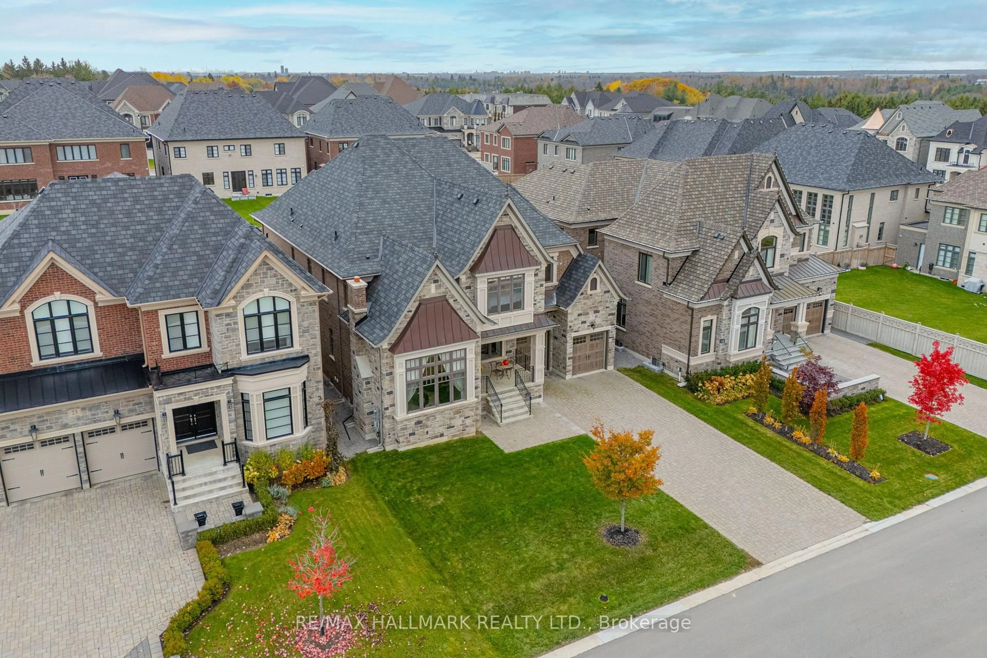 A pic from outside/outdoor area/front of a property/back of a property/a pic from drone, unknown for 29 Secret Garden Crt, Vaughan Ontario L4H 4N6