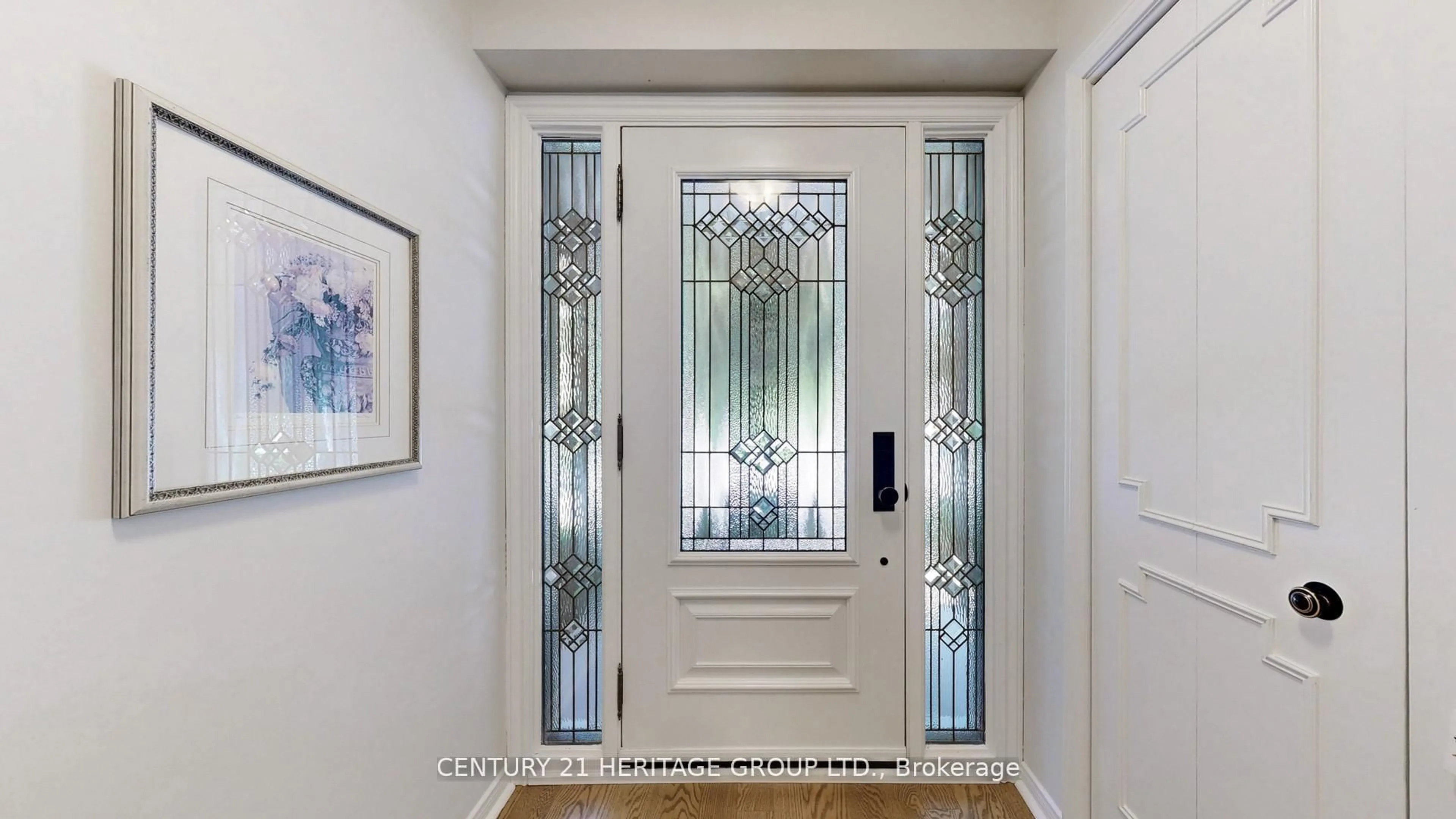 Indoor entryway for 280 Henderson Ave, Markham Ontario L3T 2M2