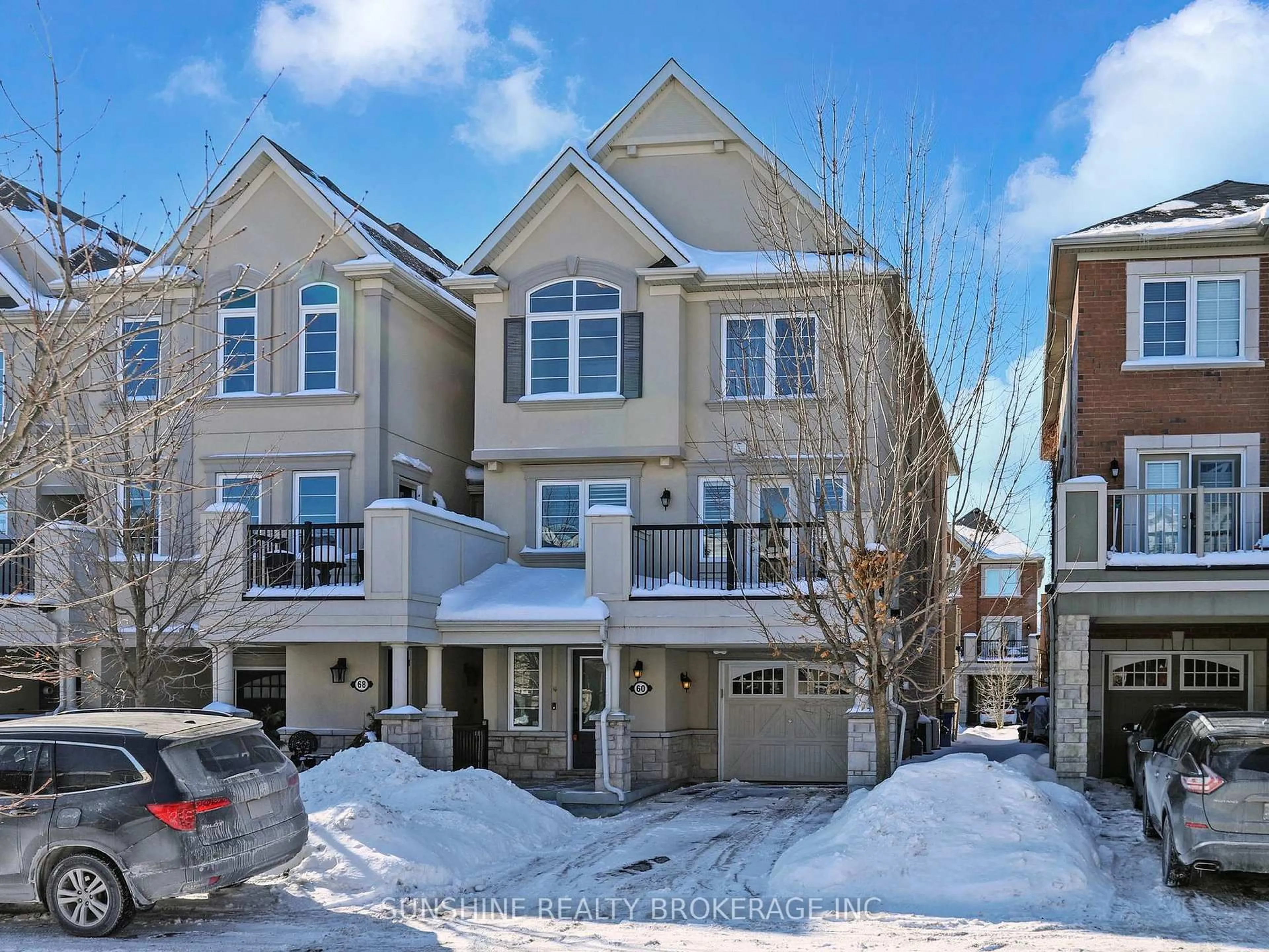 A pic from outside/outdoor area/front of a property/back of a property/a pic from drone, street for 60 Stocks Lane, Aurora Ontario L4G 0Y3