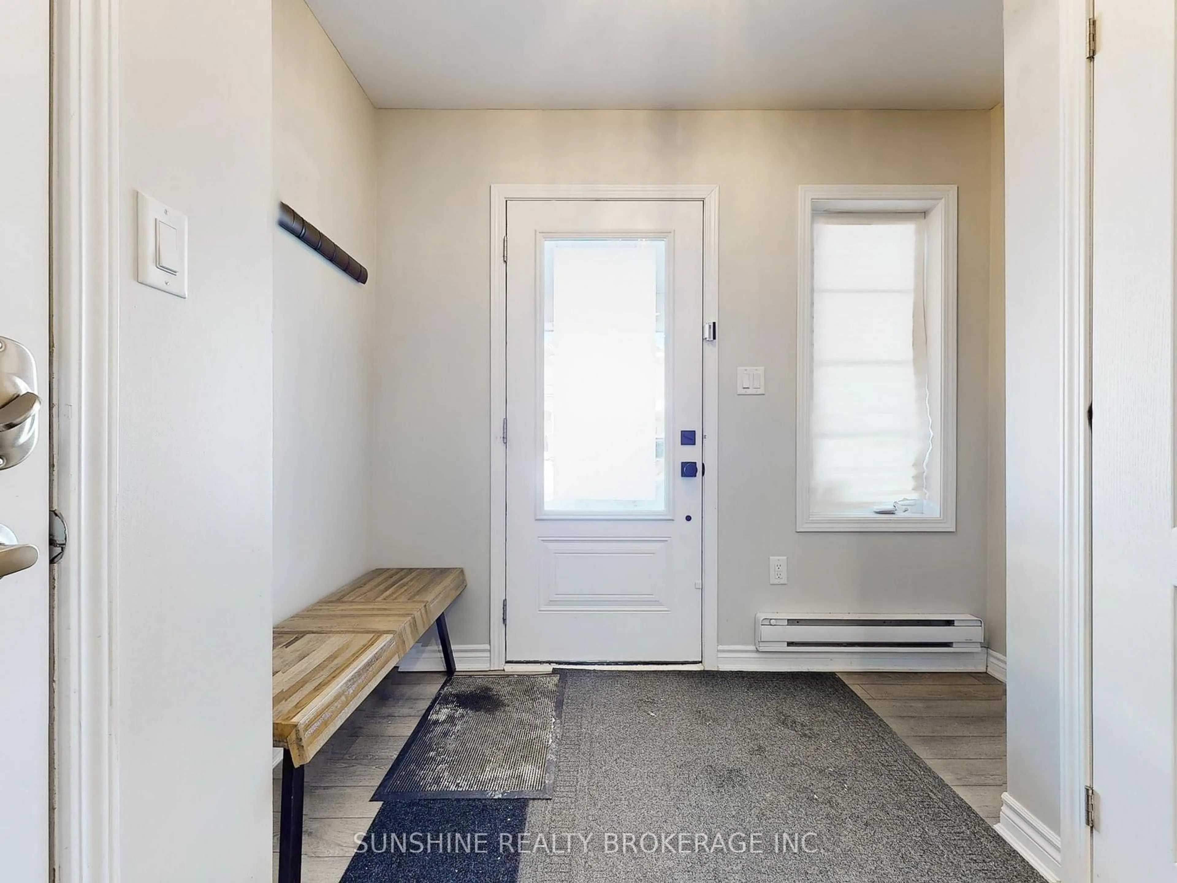 Indoor entryway for 60 Stocks Lane, Aurora Ontario L4G 0Y3