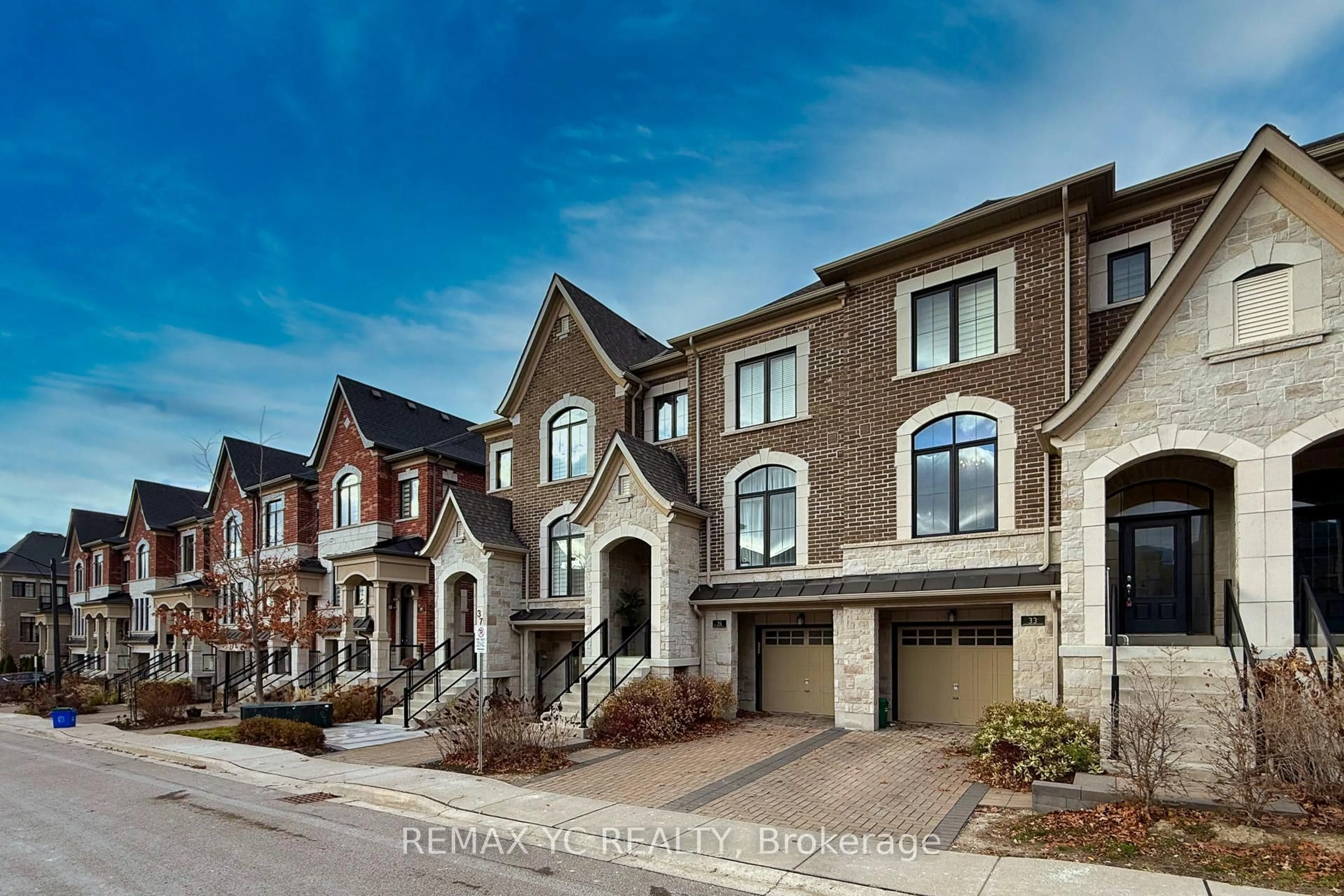 Home with brick exterior material, street for 33 Duncombe Lane, Richmond Hill Ontario L4C 1C2