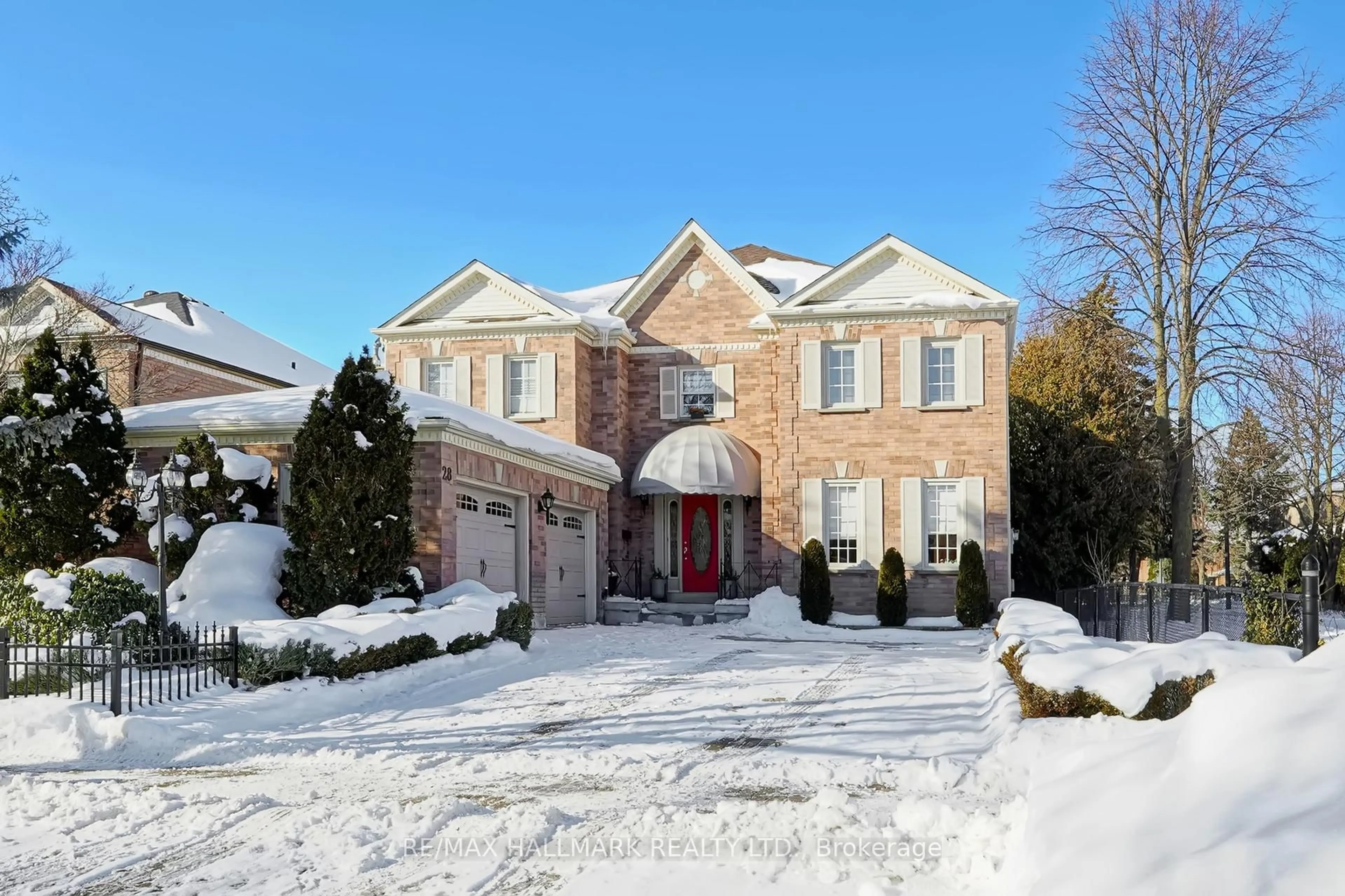 Home with brick exterior material, street for 28 WHITE LODGE Cres, Richmond Hill Ontario L4C 9A1