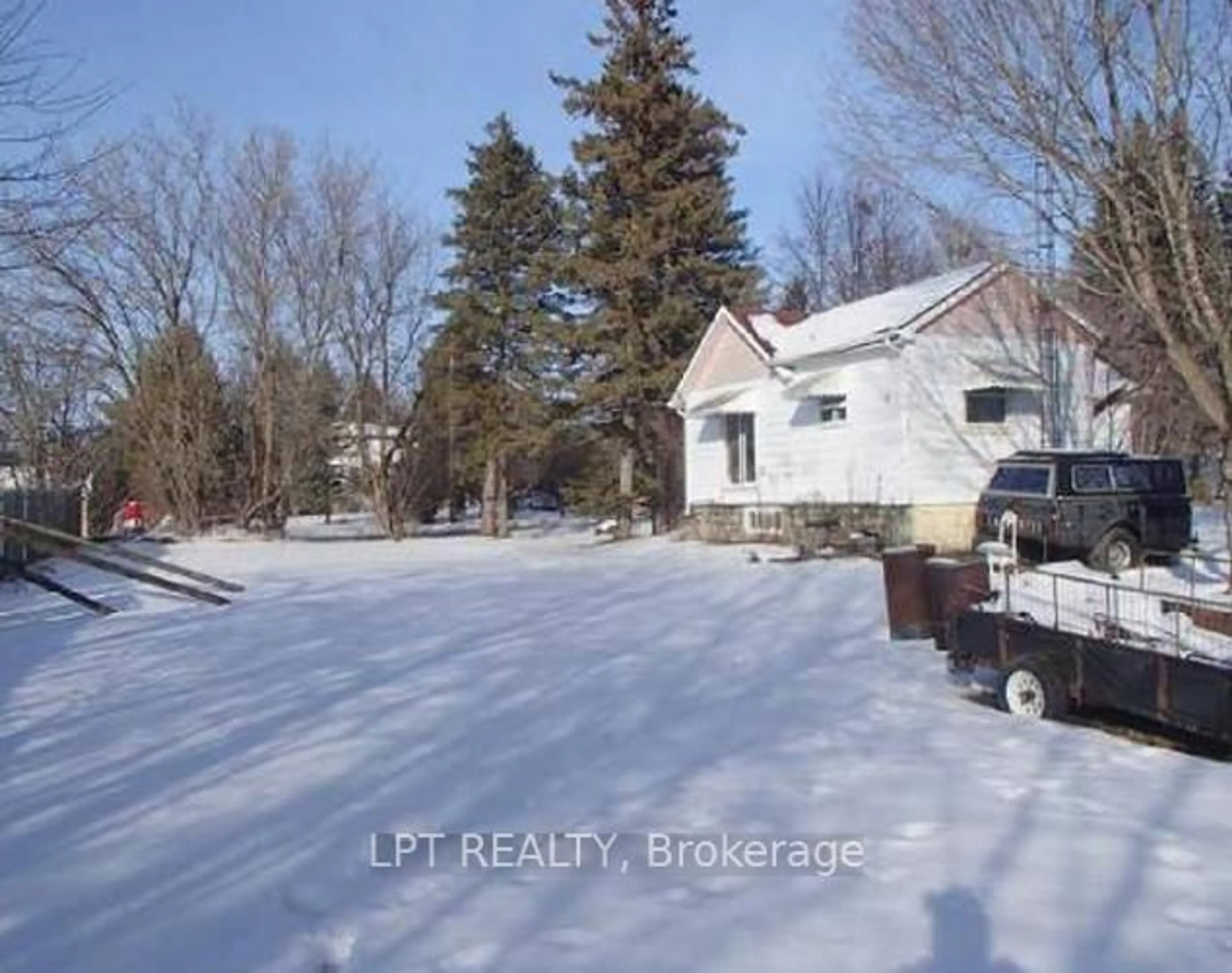 A pic from outside/outdoor area/front of a property/back of a property/a pic from drone, street for 91 Lilly St, New Tecumseth Ontario L0G 1A0