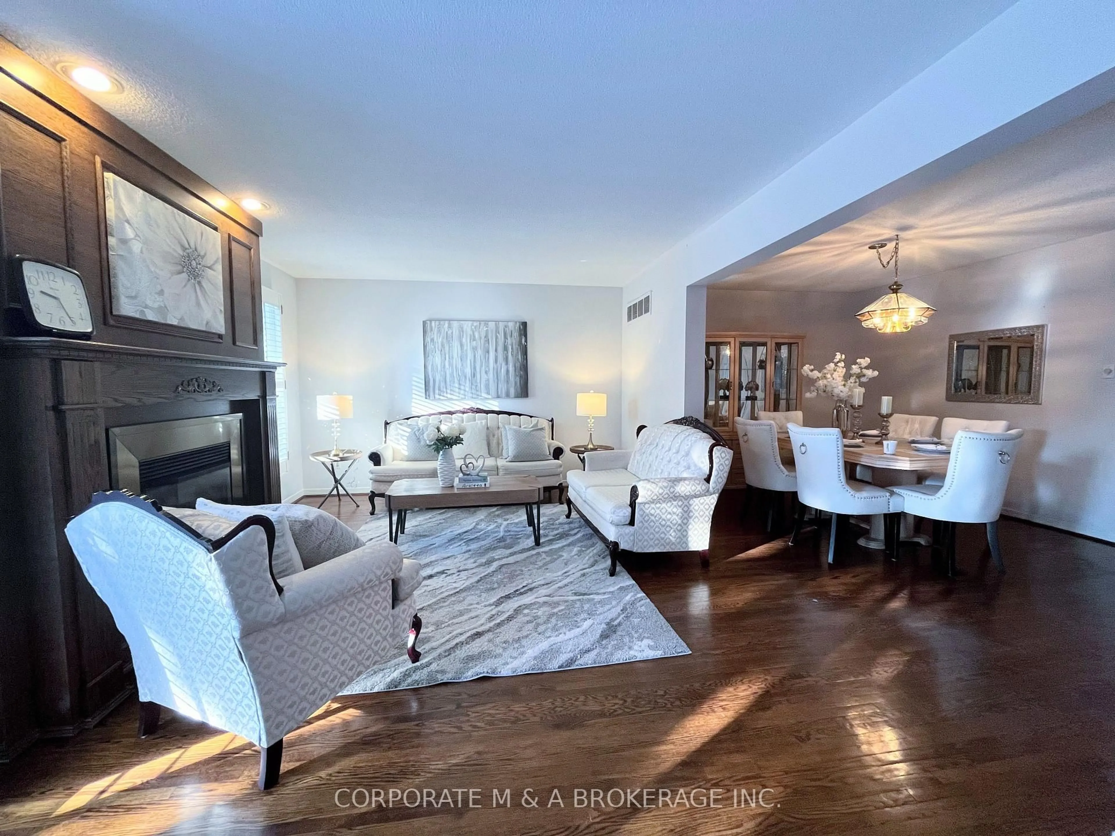 Living room with furniture, unknown for 86 Quail Valley Cres, Markham Ontario L3T 4R1