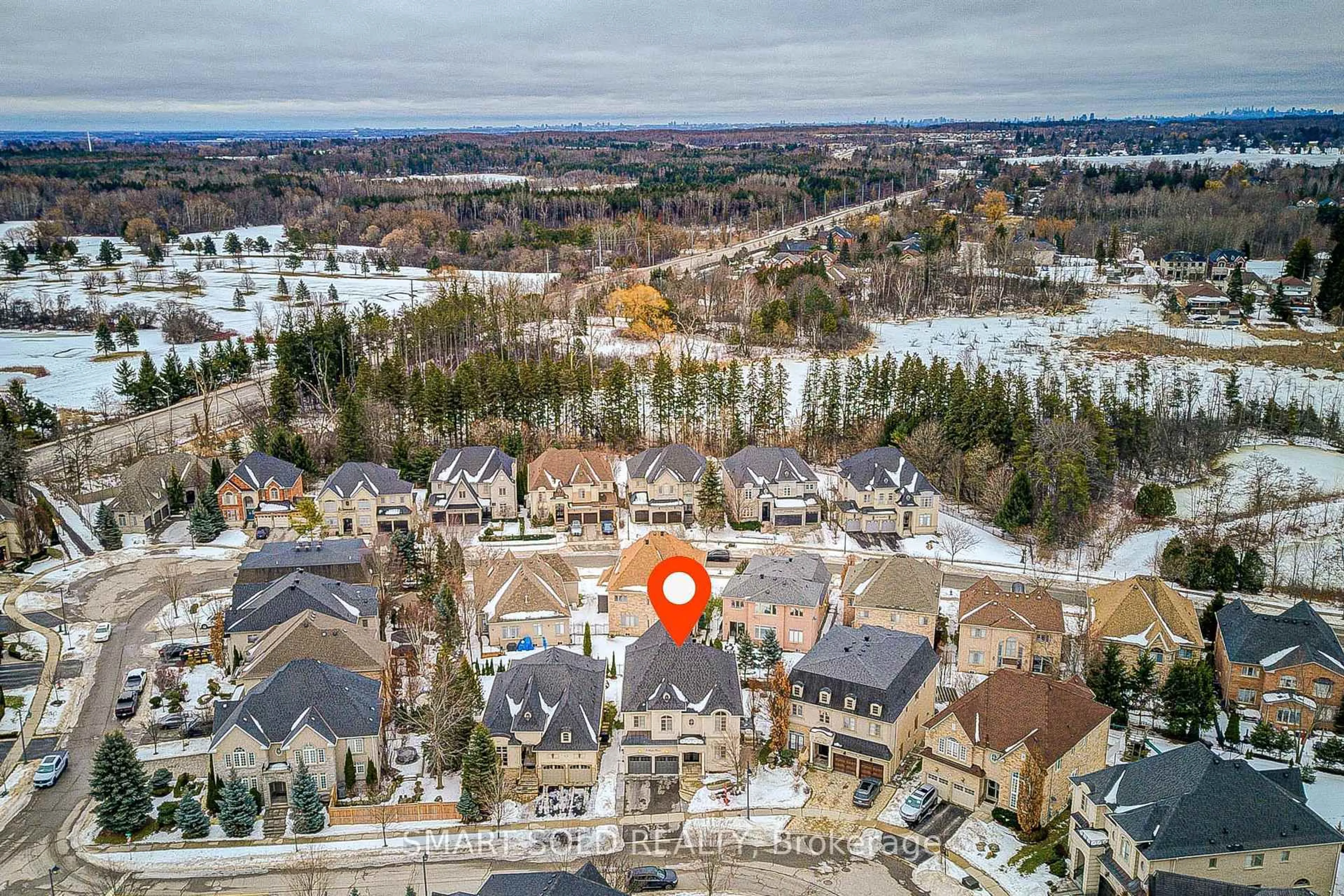 A pic from outside/outdoor area/front of a property/back of a property/a pic from drone, water/lake/river/ocean view for 8 Sachet Dr, Richmond Hill Ontario L4E 4S1