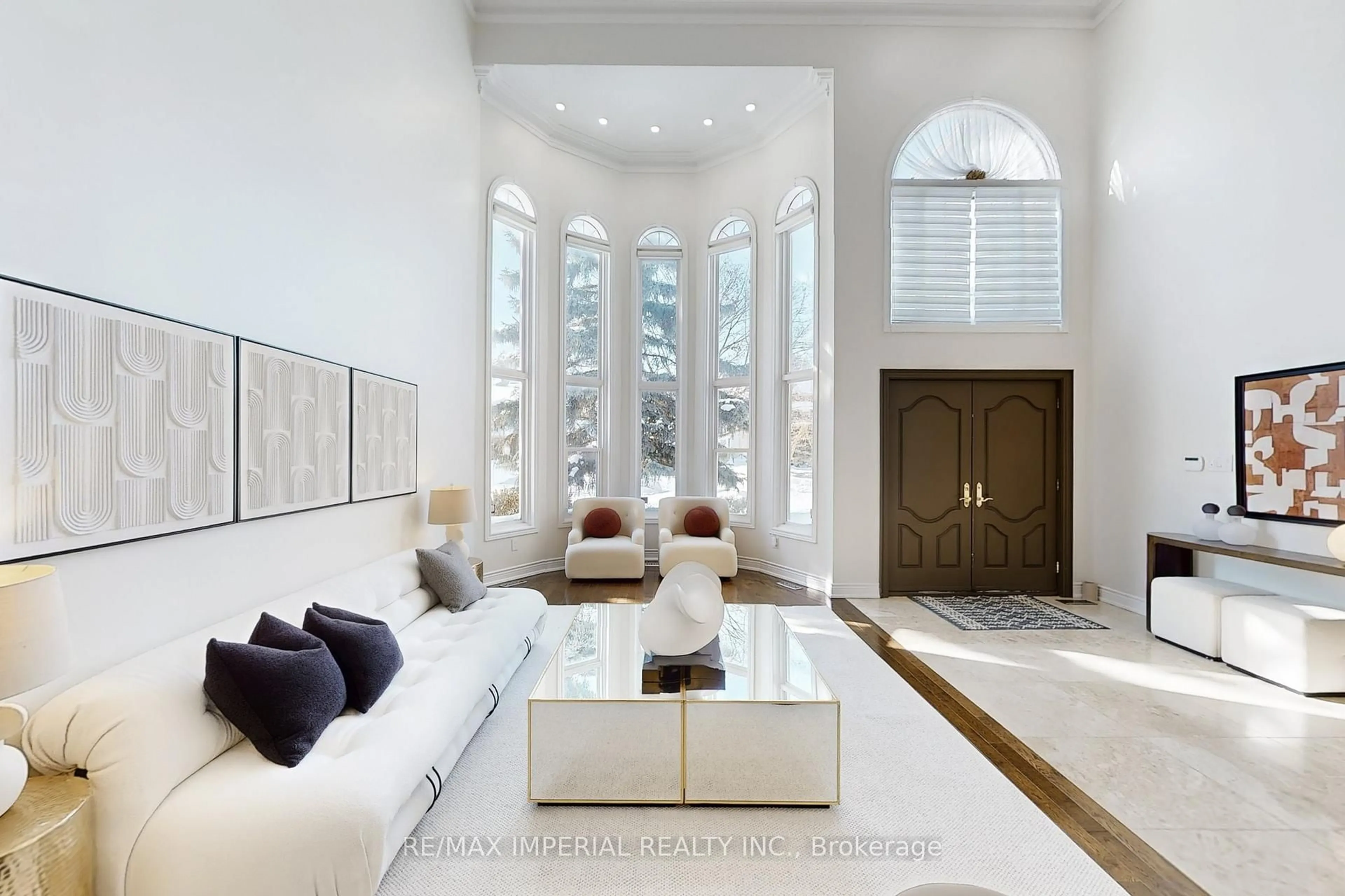 Living room with furniture, unknown for 66 Hillhurst Dr, Richmond Hill Ontario L4B 2V3