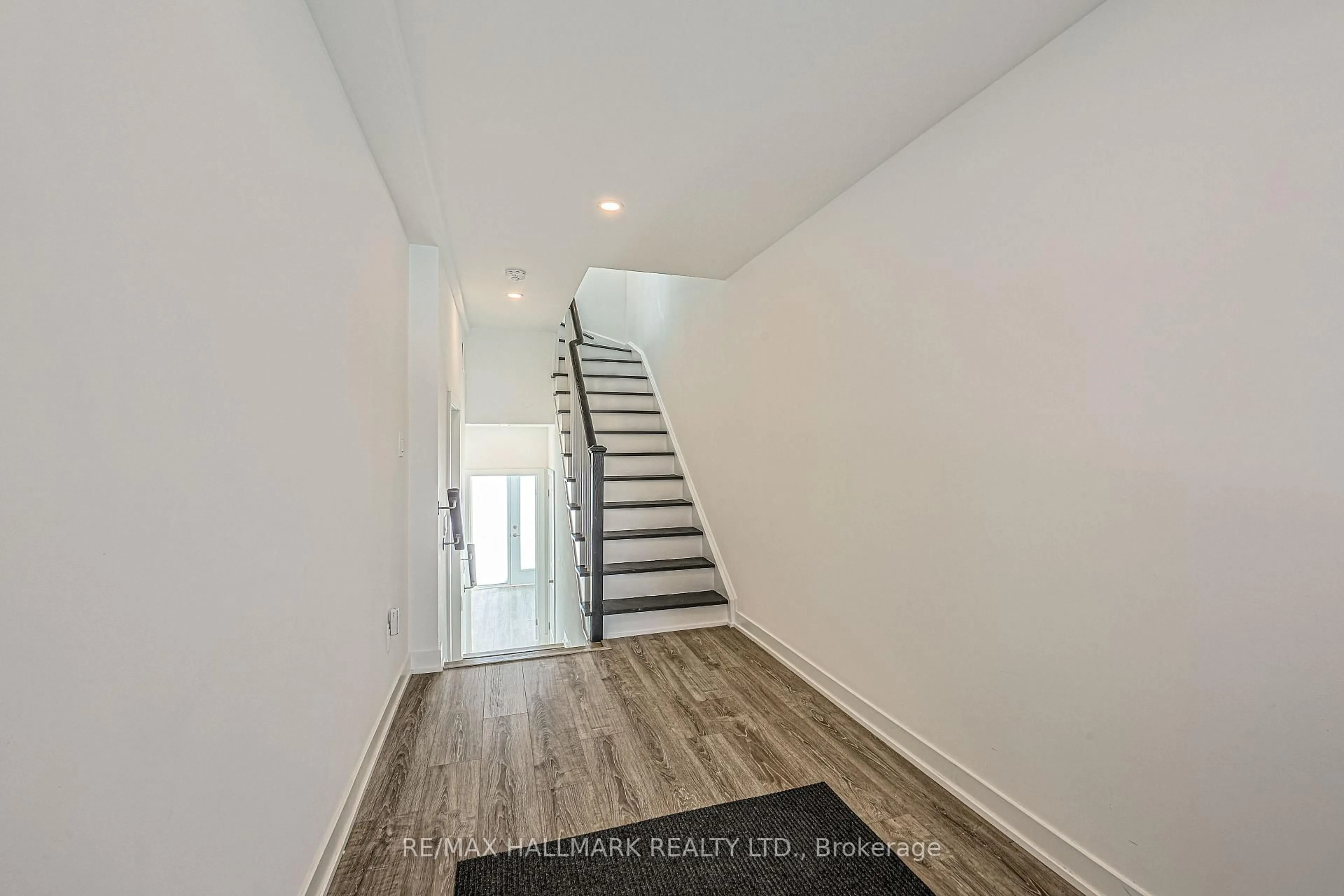 Unknown for 5500 Main St, Whitchurch-Stouffville Ontario L4A 4W8