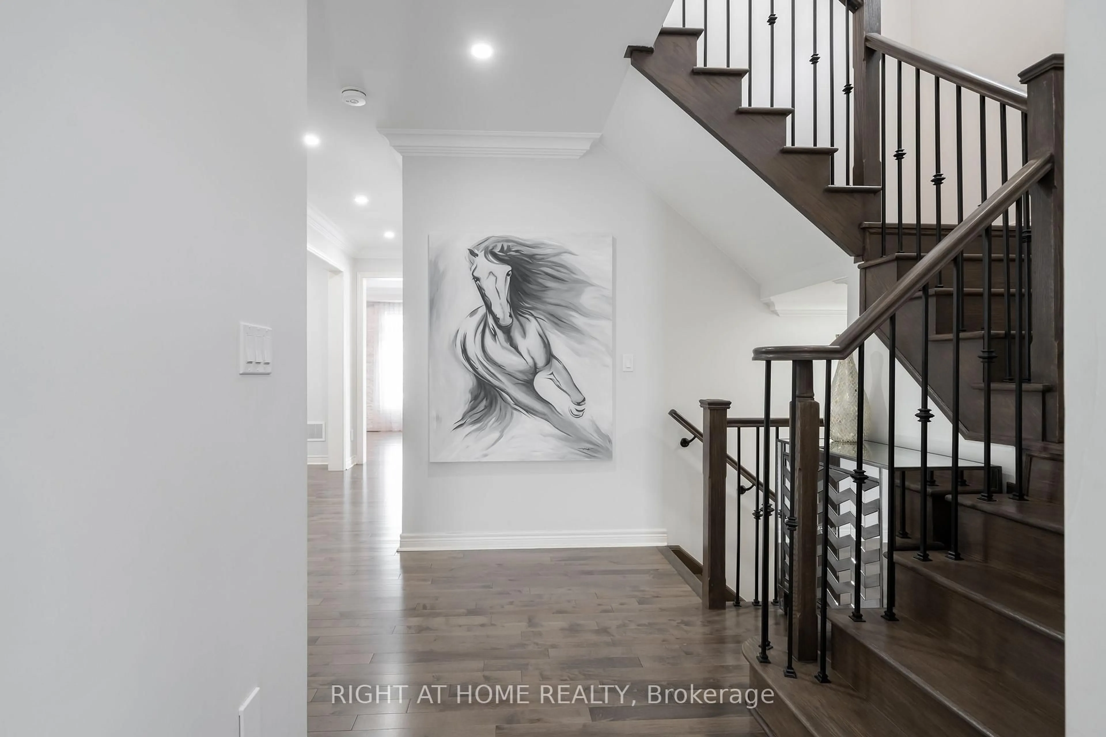 Indoor entryway for 12 Tupling St, Bradford West Gwillimbury Ontario L3Z 0W8