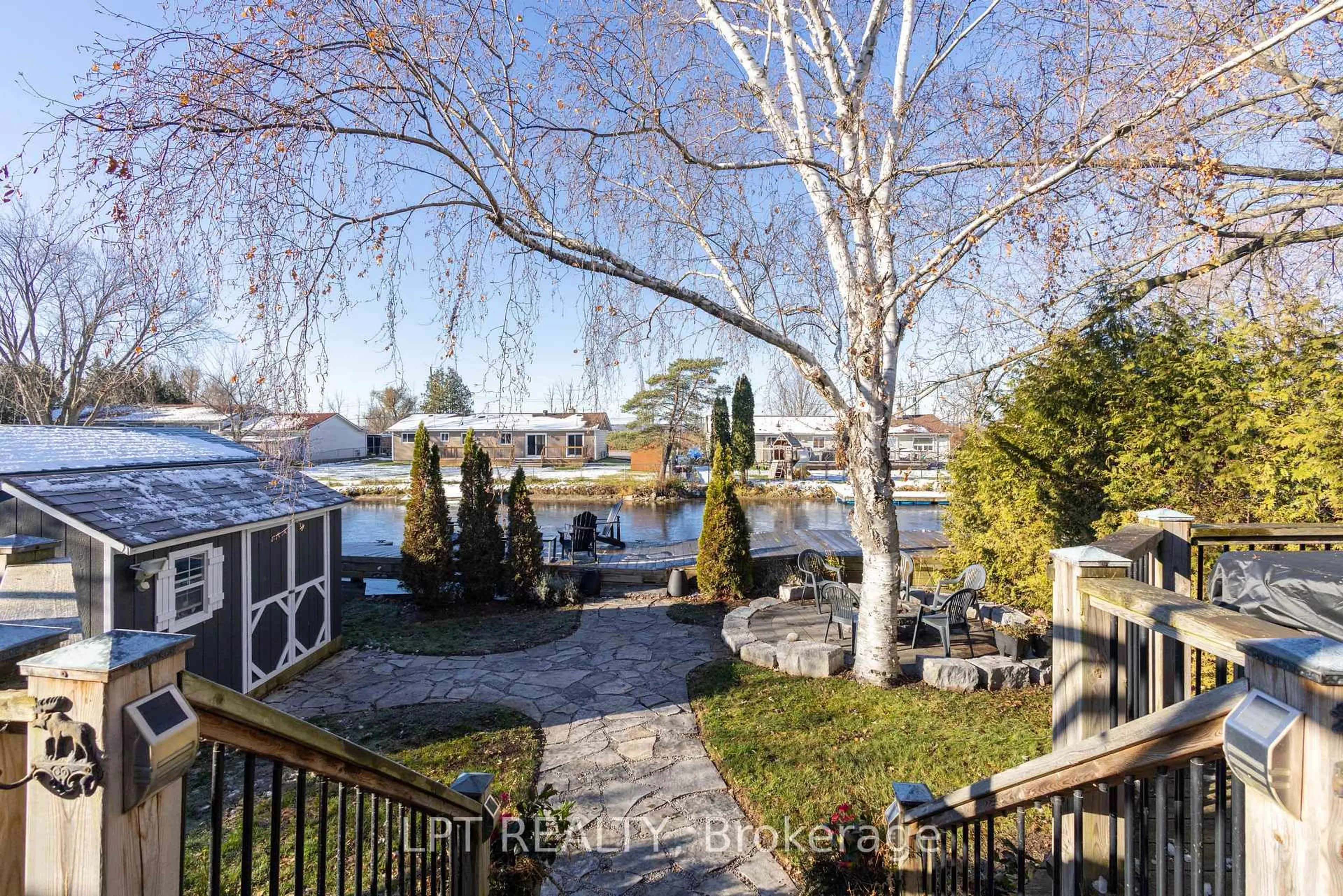 Patio, water/lake/river/ocean view for 18 Canal St, Georgina Ontario L4P 1K5
