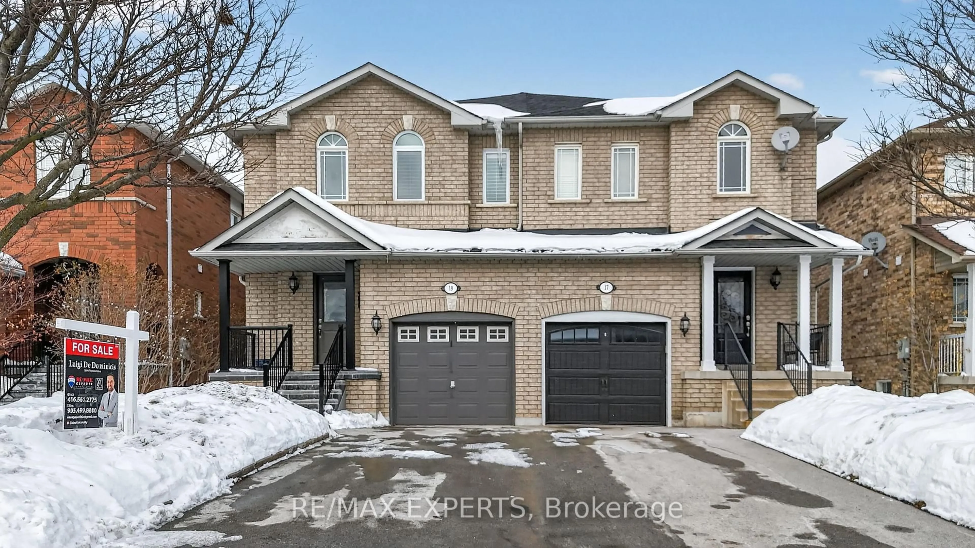 Home with brick exterior material, street for 19 Cassia Cres, Vaughan Ontario L6A 3N4
