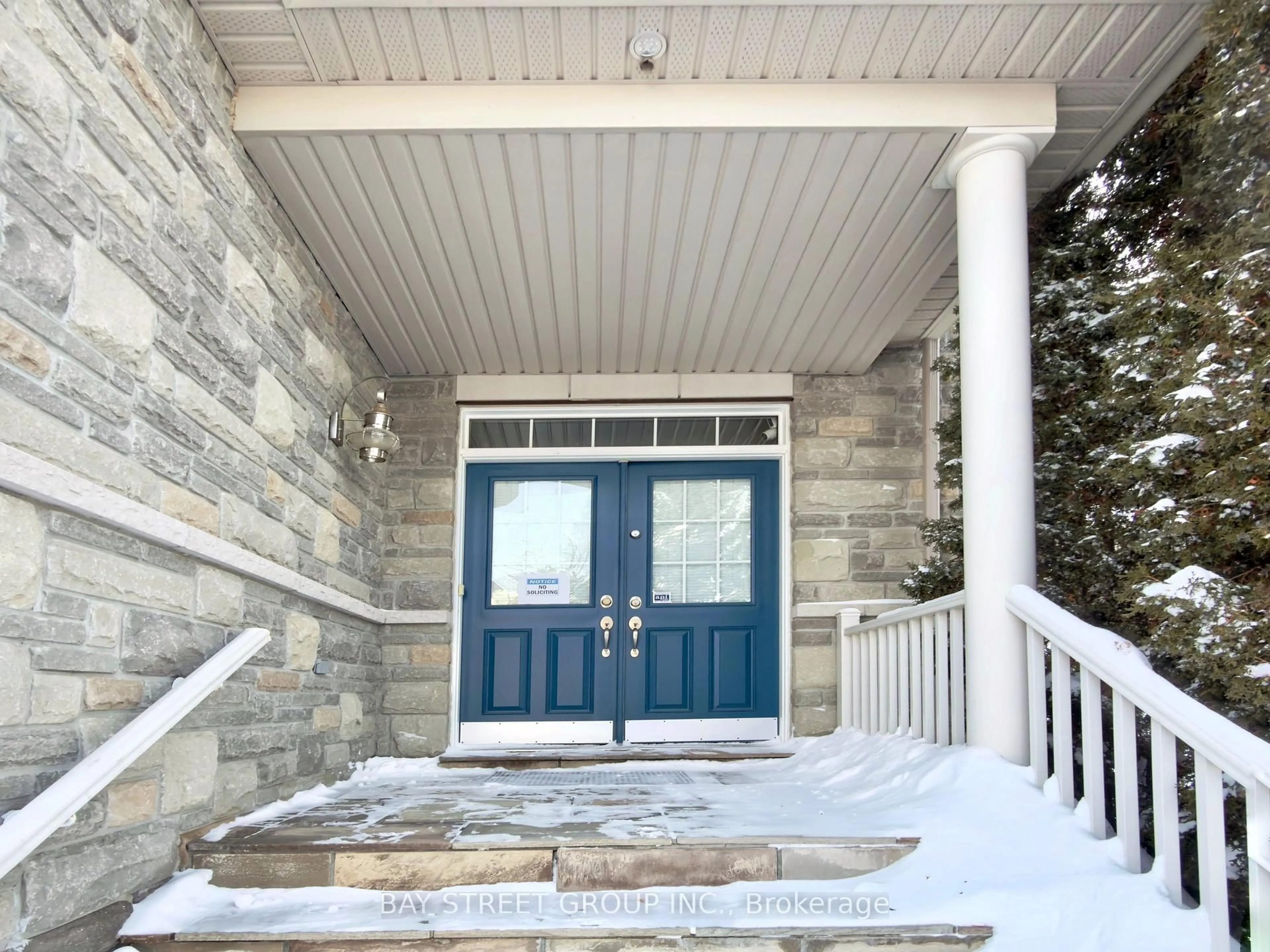 Indoor entryway for 6 Welter Crt, Richmond Hill Ontario L4S 1E9