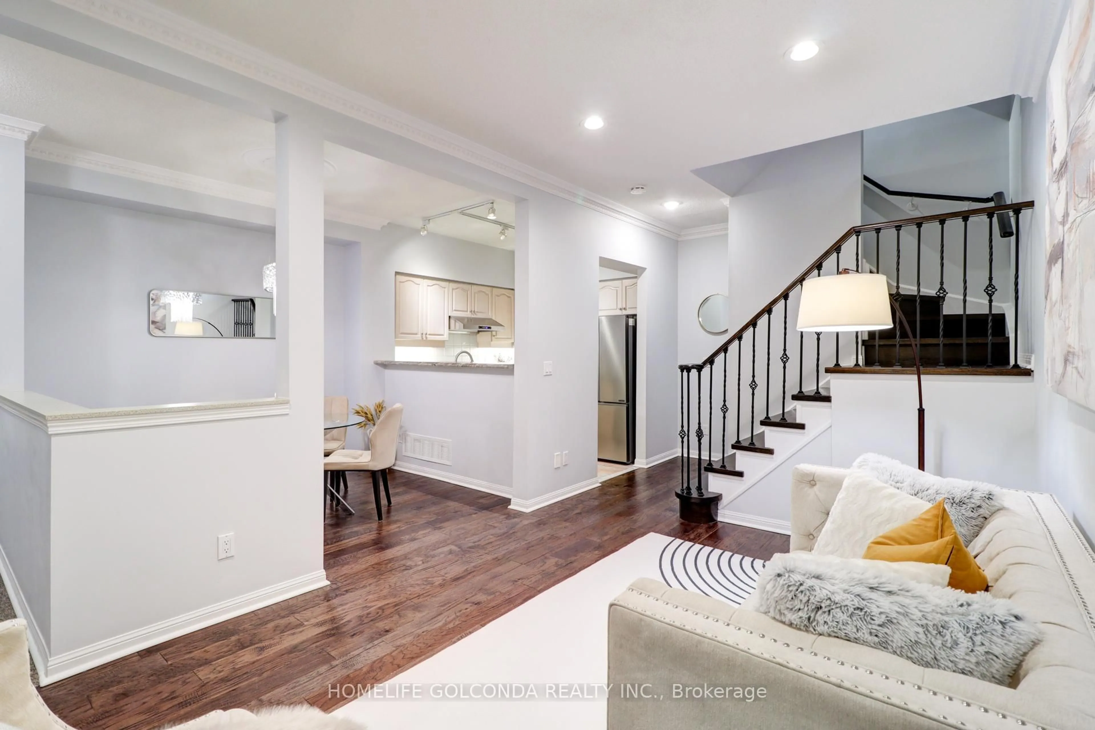 Indoor entryway for 4 Cox Blvd #3A, Markham Ontario L3R 4E8