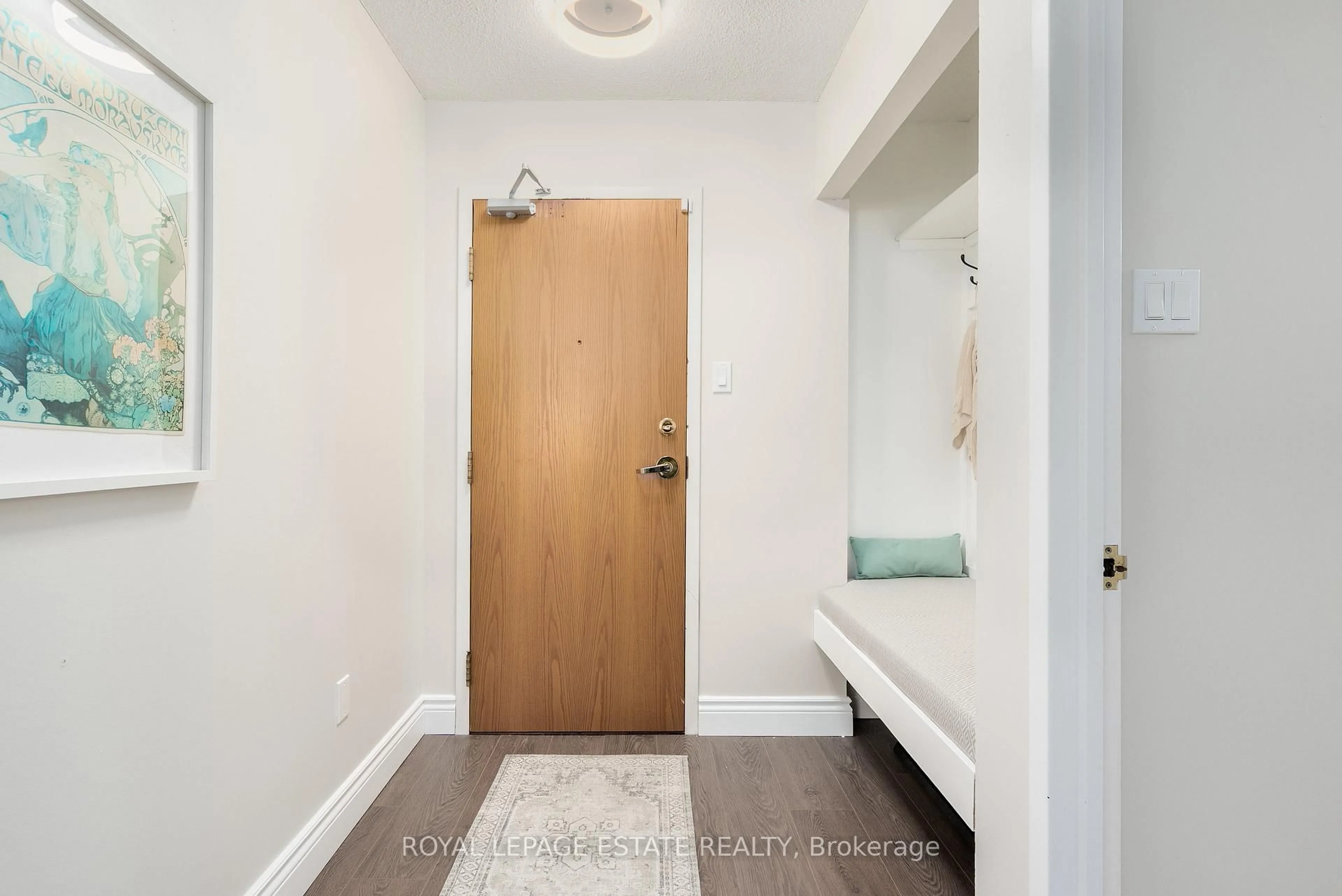 Indoor entryway for 2 Raymerville Dr #103, Markham Ontario L3P 7N7