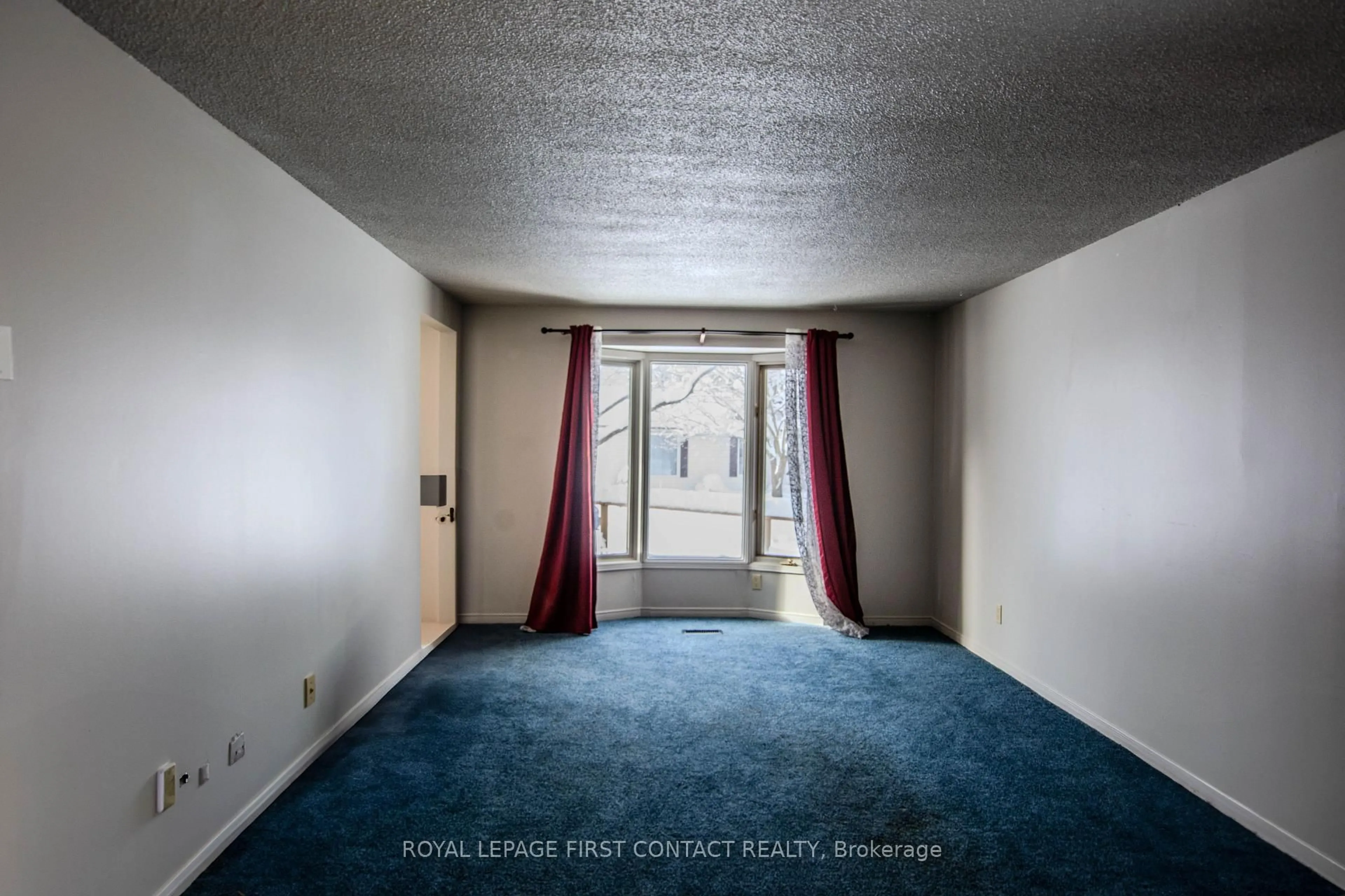 A pic of a room for 27 Royal Oak Dr, Innisfil Ontario L0L 1L0