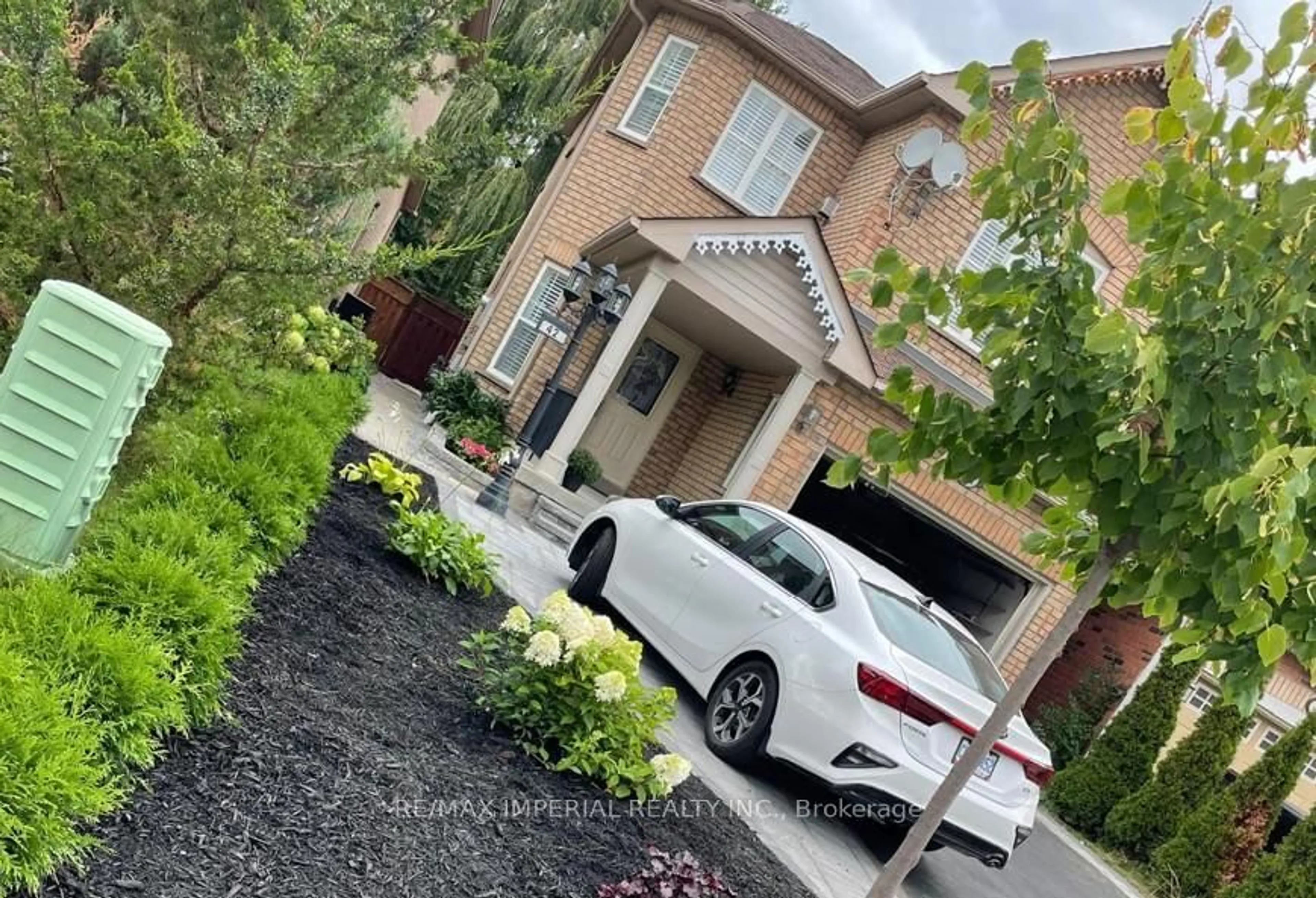 Unknown for 42 English Oak Dr, Richmond Hill Ontario L4E 3W2