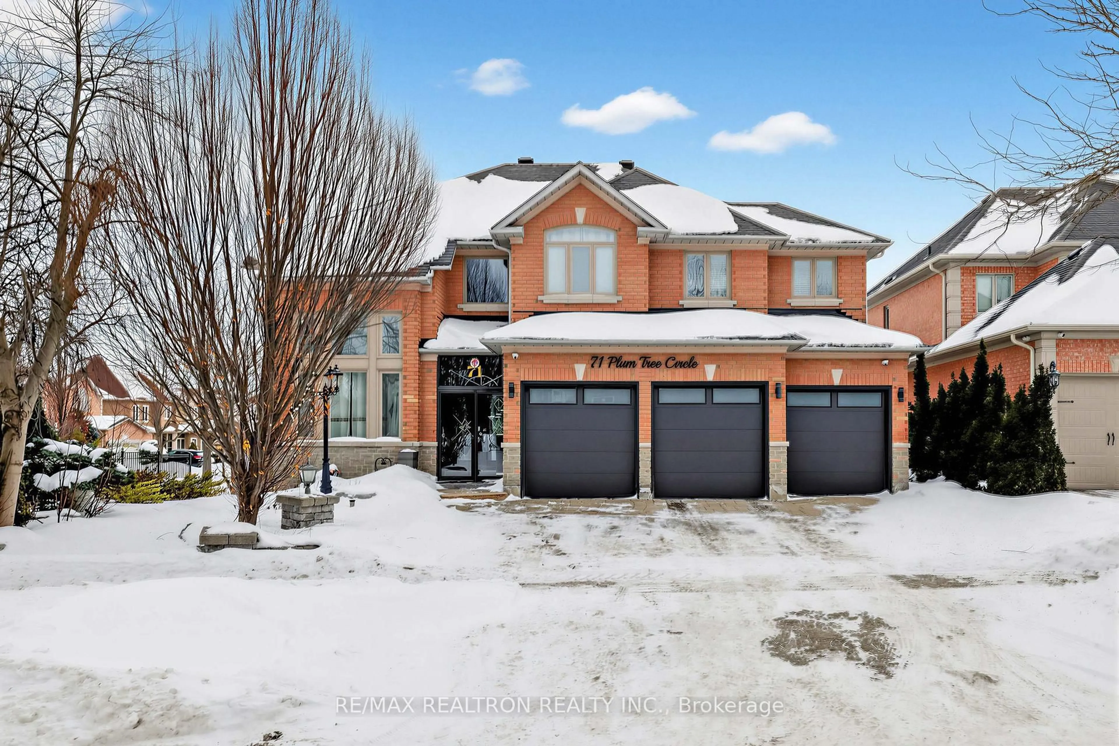 Home with brick exterior material, street for 71 Plum Tree Circ, Markham Ontario L6C 1V9