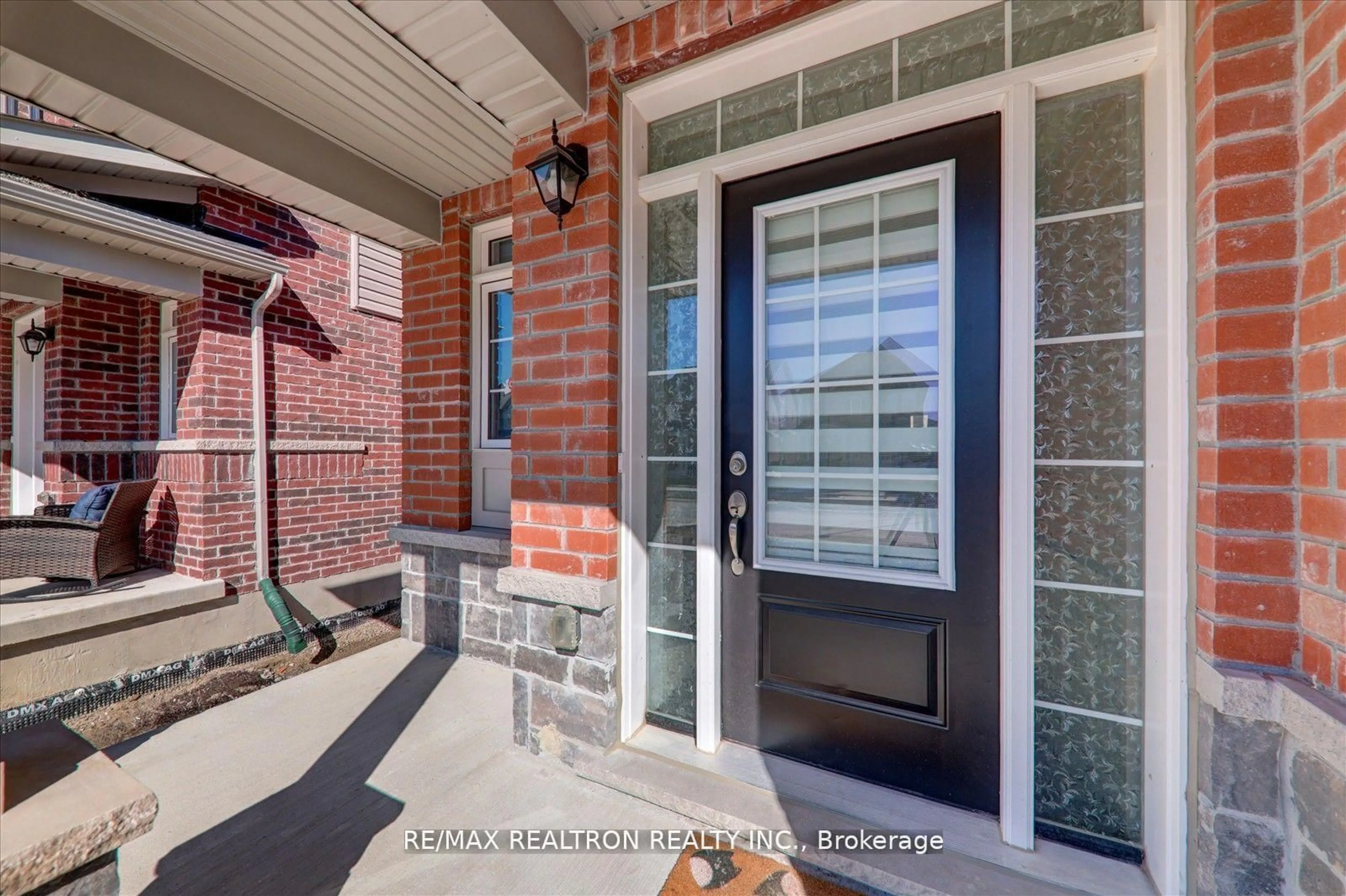 Home with brick exterior material, street for 122 Cliff Thompson Crt, Georgina Ontario L0E 1R0