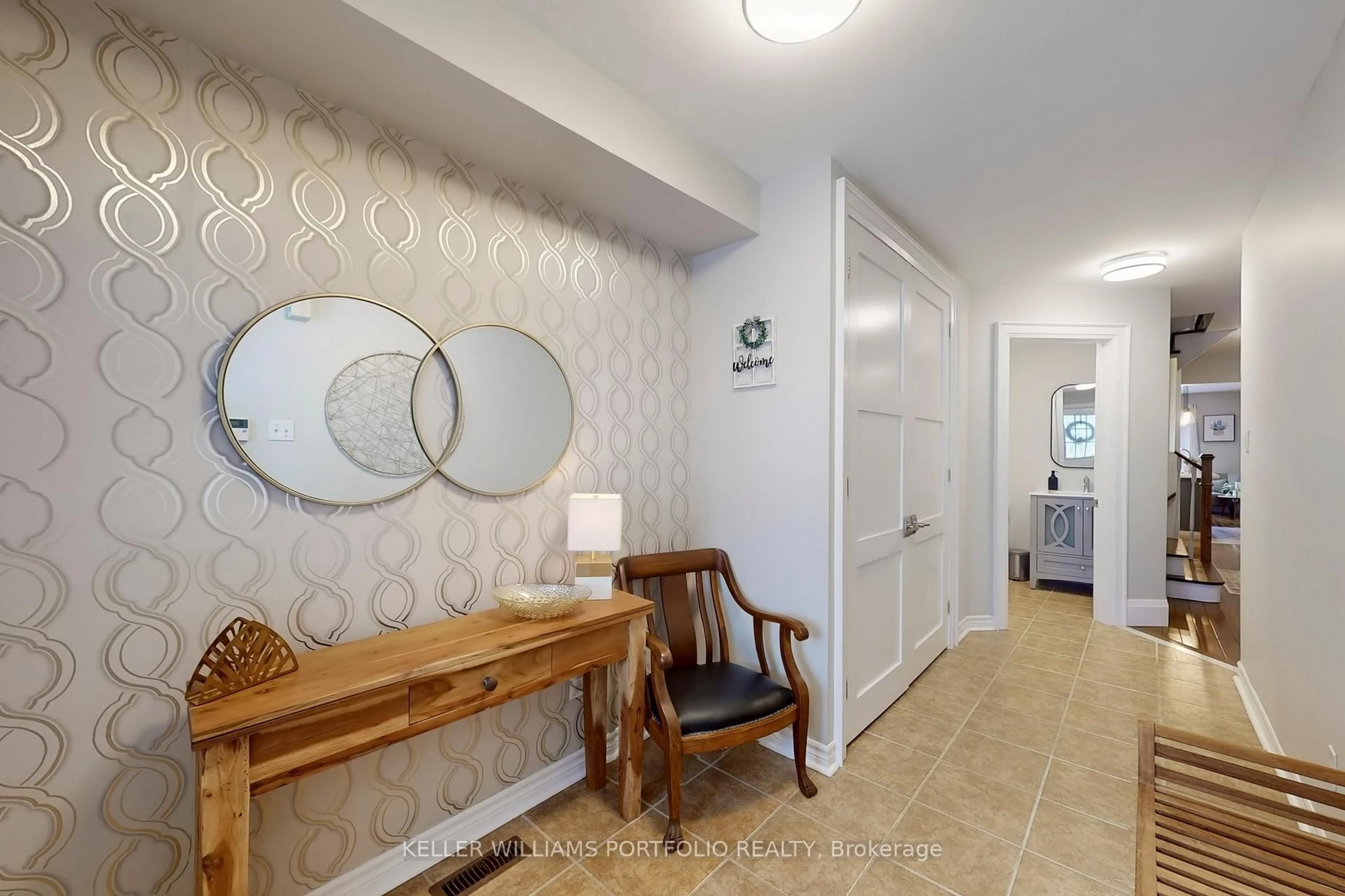 Indoor entryway for 75 Monteith Cres, Vaughan Ontario L6A 3M9