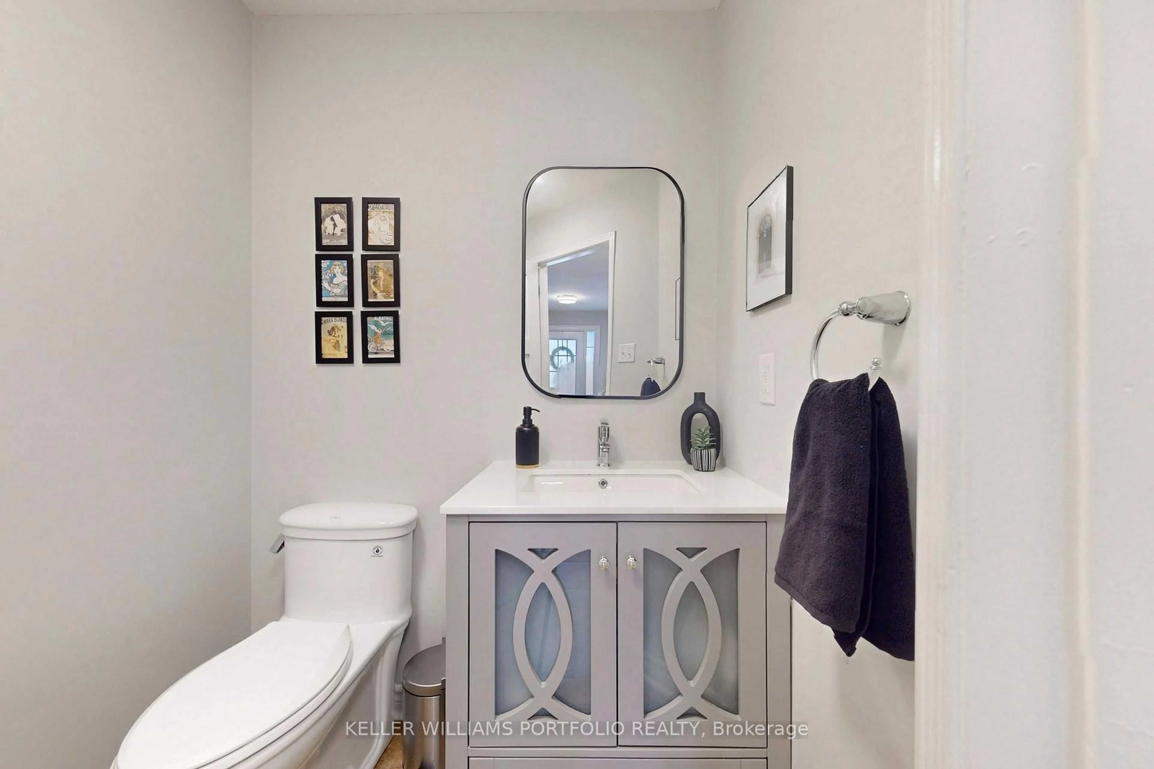 Contemporary bathroom, ceramic/tile floor for 75 Monteith Cres, Vaughan Ontario L6A 3M9