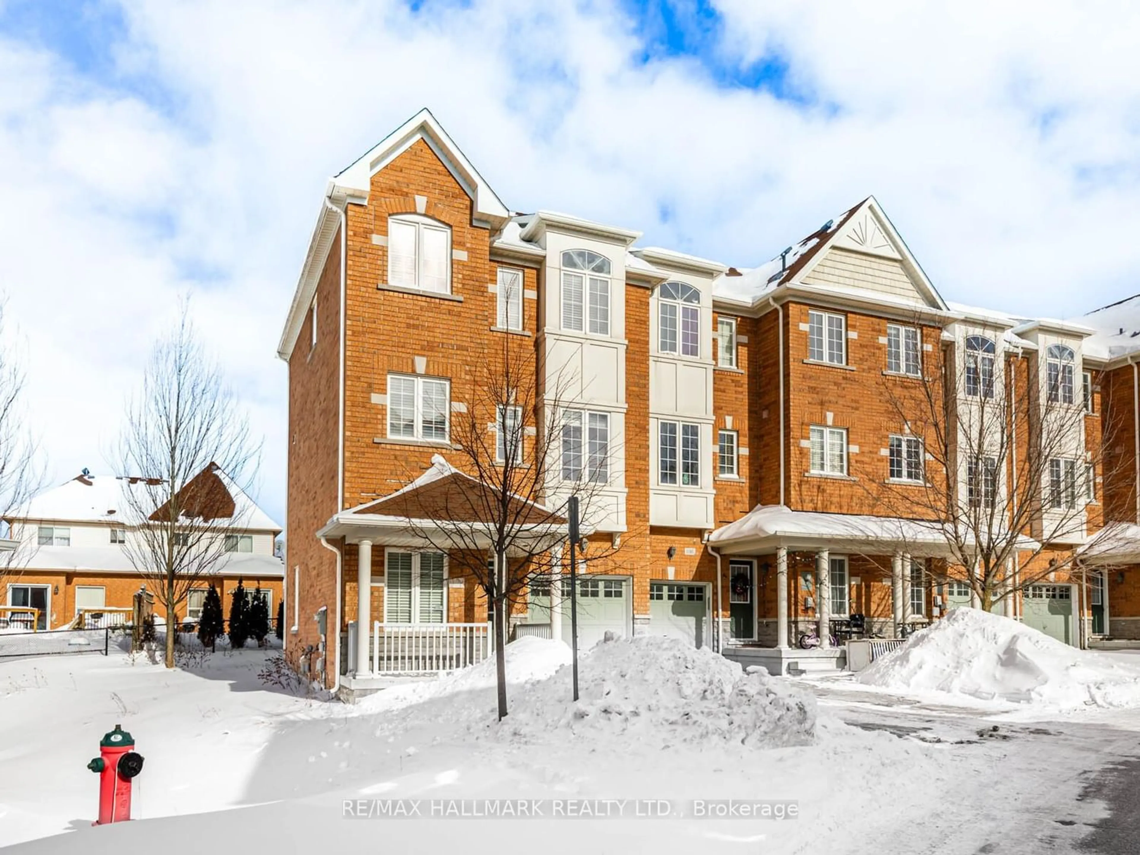 Home with brick exterior material, street for 15 Old Colony Rd #102, Richmond Hill Ontario L4E 4L5