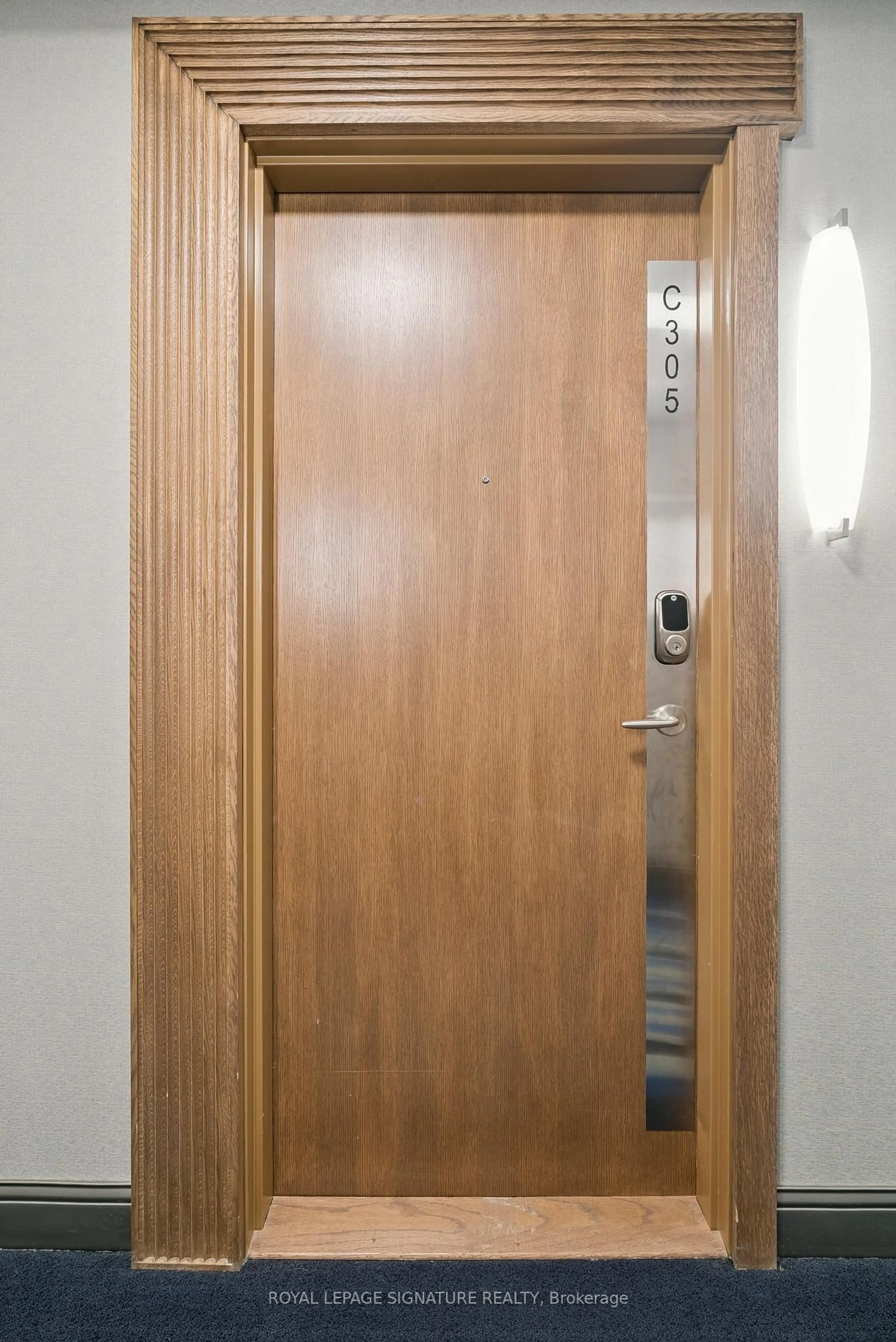 Indoor foyer for 301 Sea Ray Ave #C305, Innisfil Ontario L9S 0L8