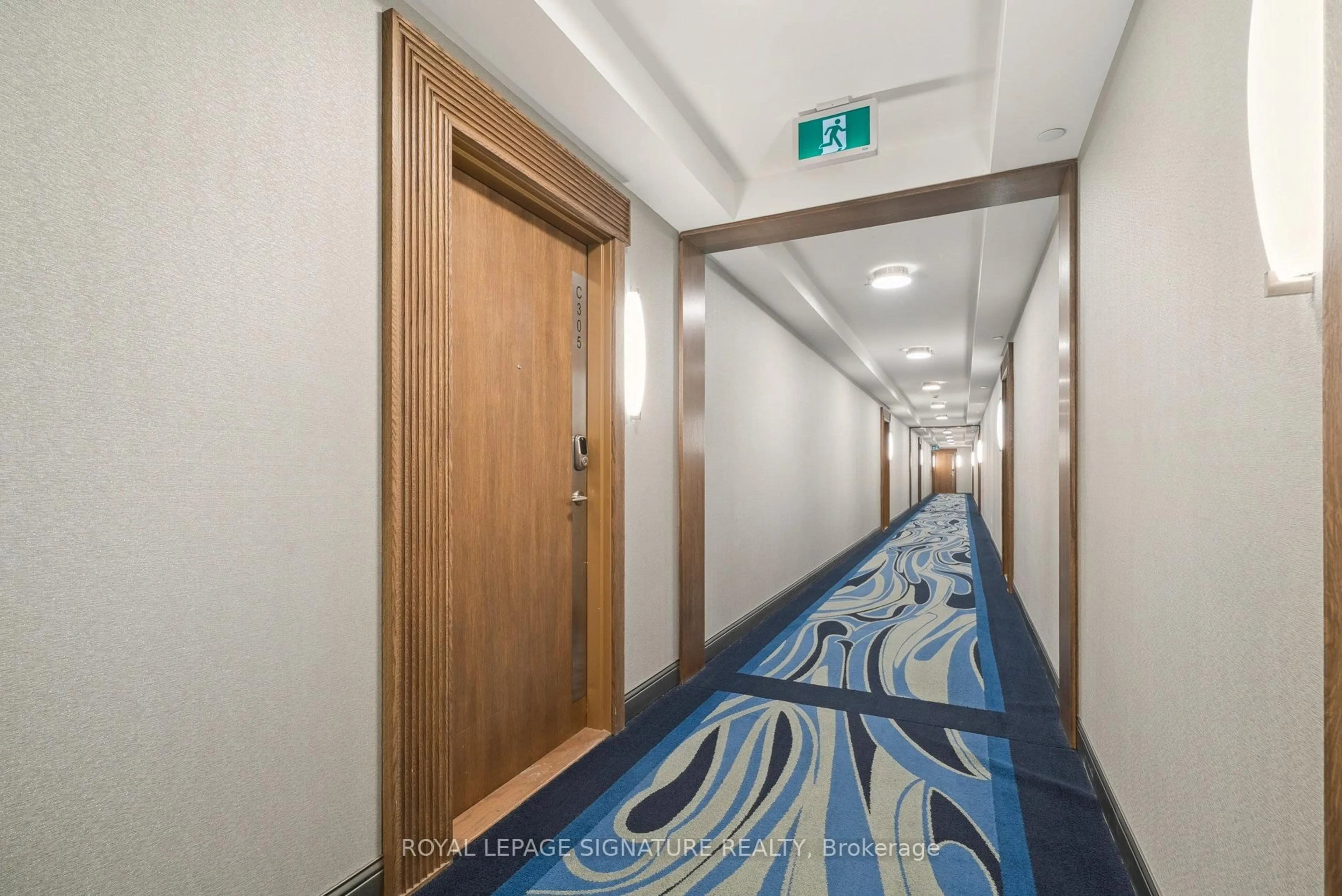 Indoor foyer for 301 Sea Ray Ave #C305, Innisfil Ontario L9S 0L8