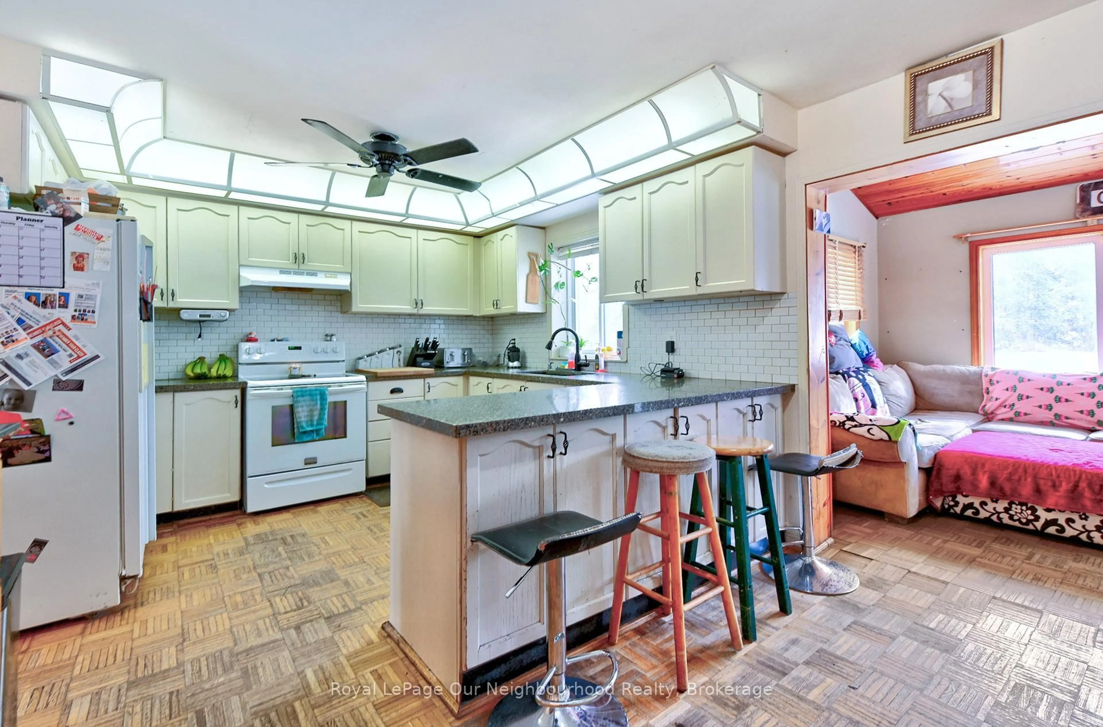 Open concept kitchen, ceramic/tile floor for 563 Cam Fella Blvd, Whitchurch-Stouffville Ontario L4A 7H3