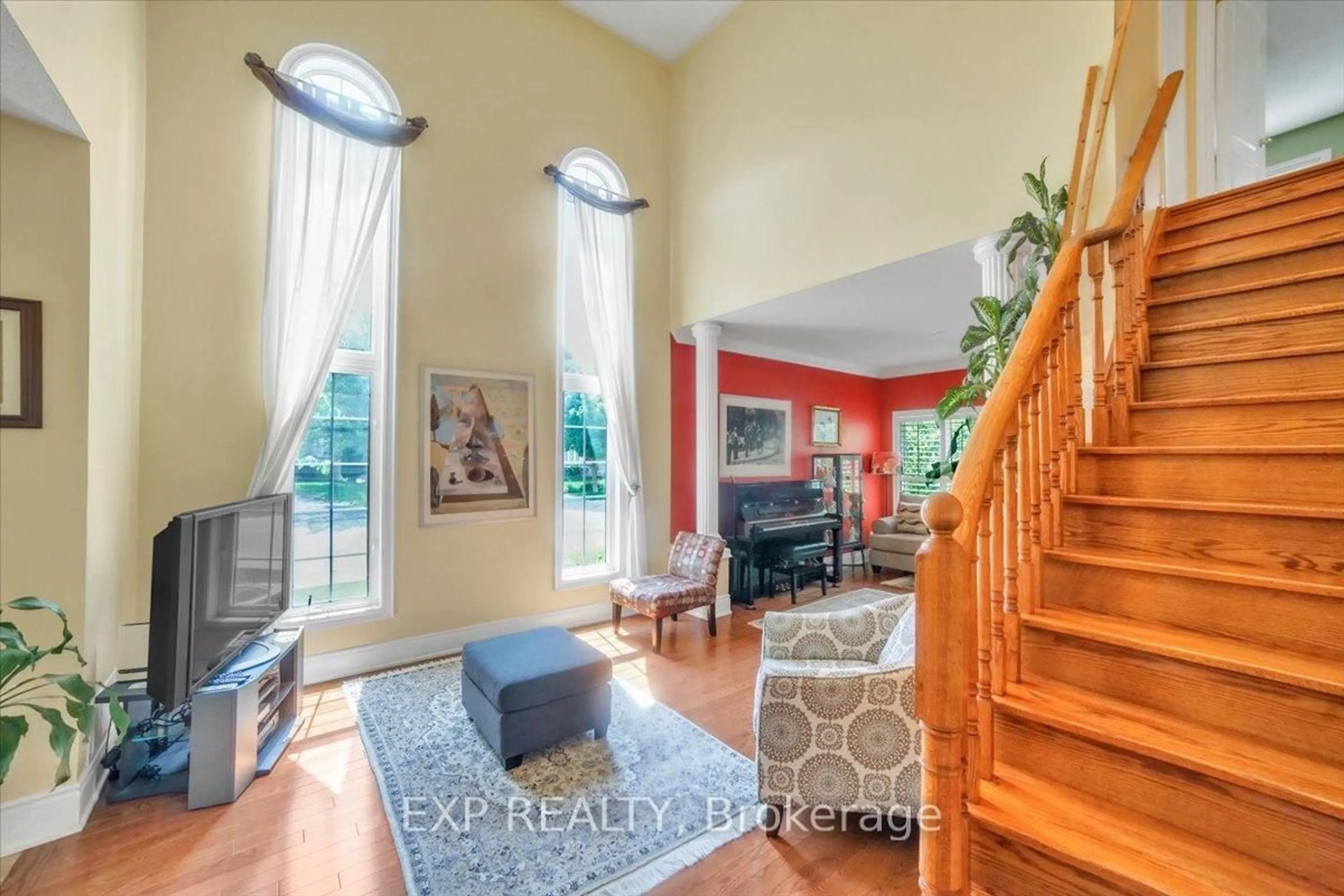 Indoor entryway for 1 Vitlor Dr, Richmond Hill Ontario L4E 2Y4