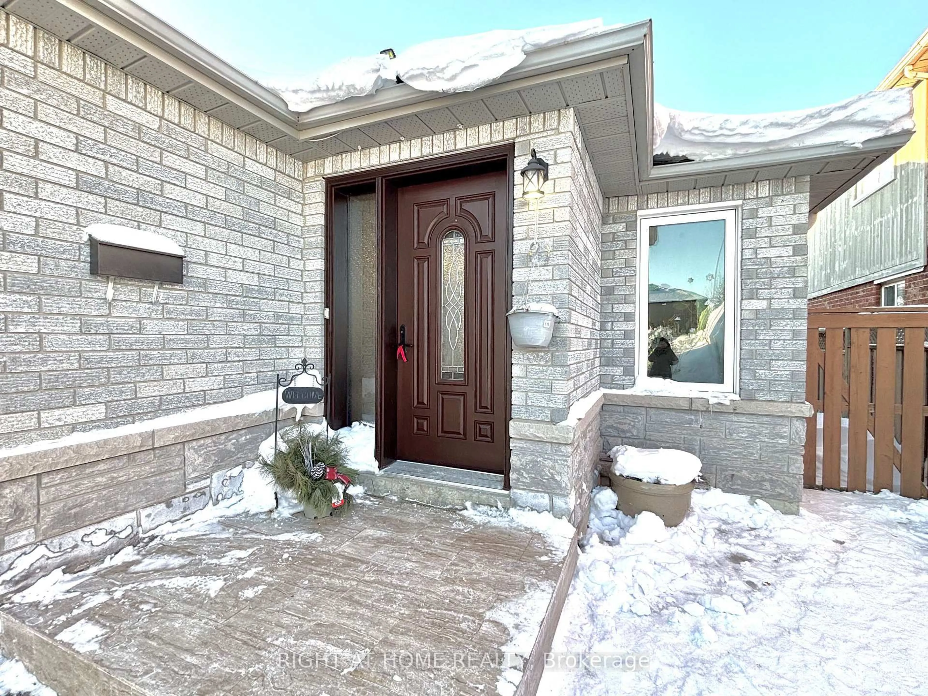 Home with brick exterior material, street for 1148 Leslie Dr, Innisfil Ontario L9S 2A8