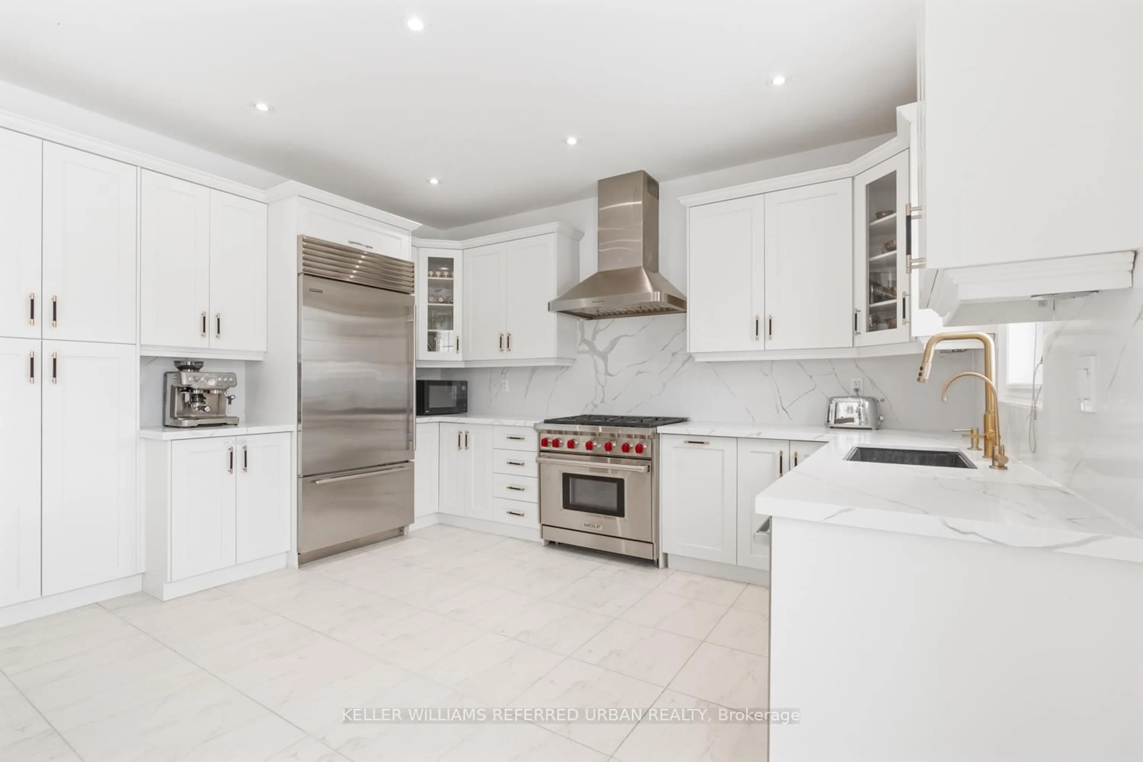 Unknown for 17 Bighorn Tr, King Ontario L7B 0A5