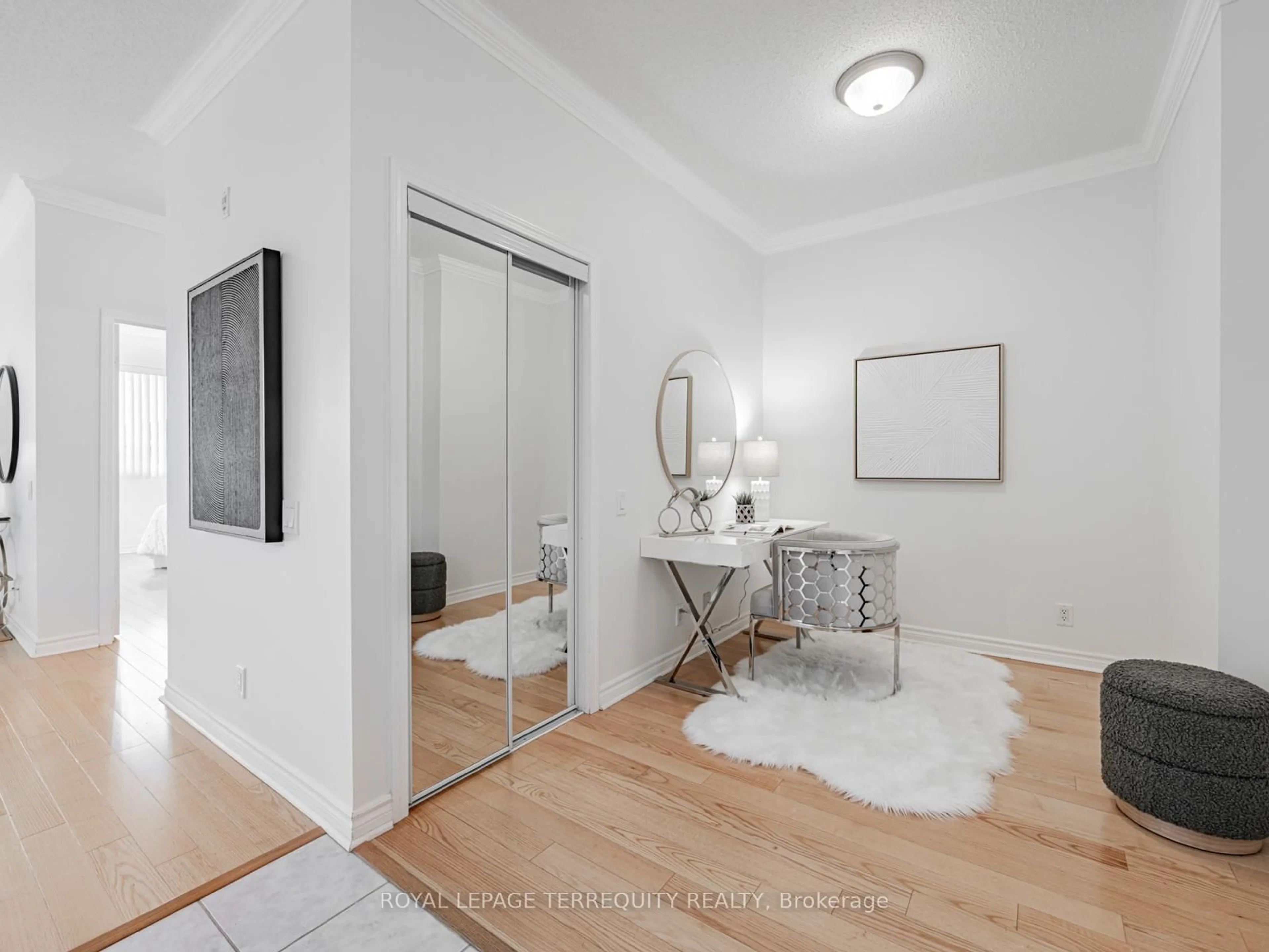 Unknown for 11121 Yonge St #215, Richmond Hill Ontario L4C 0S7