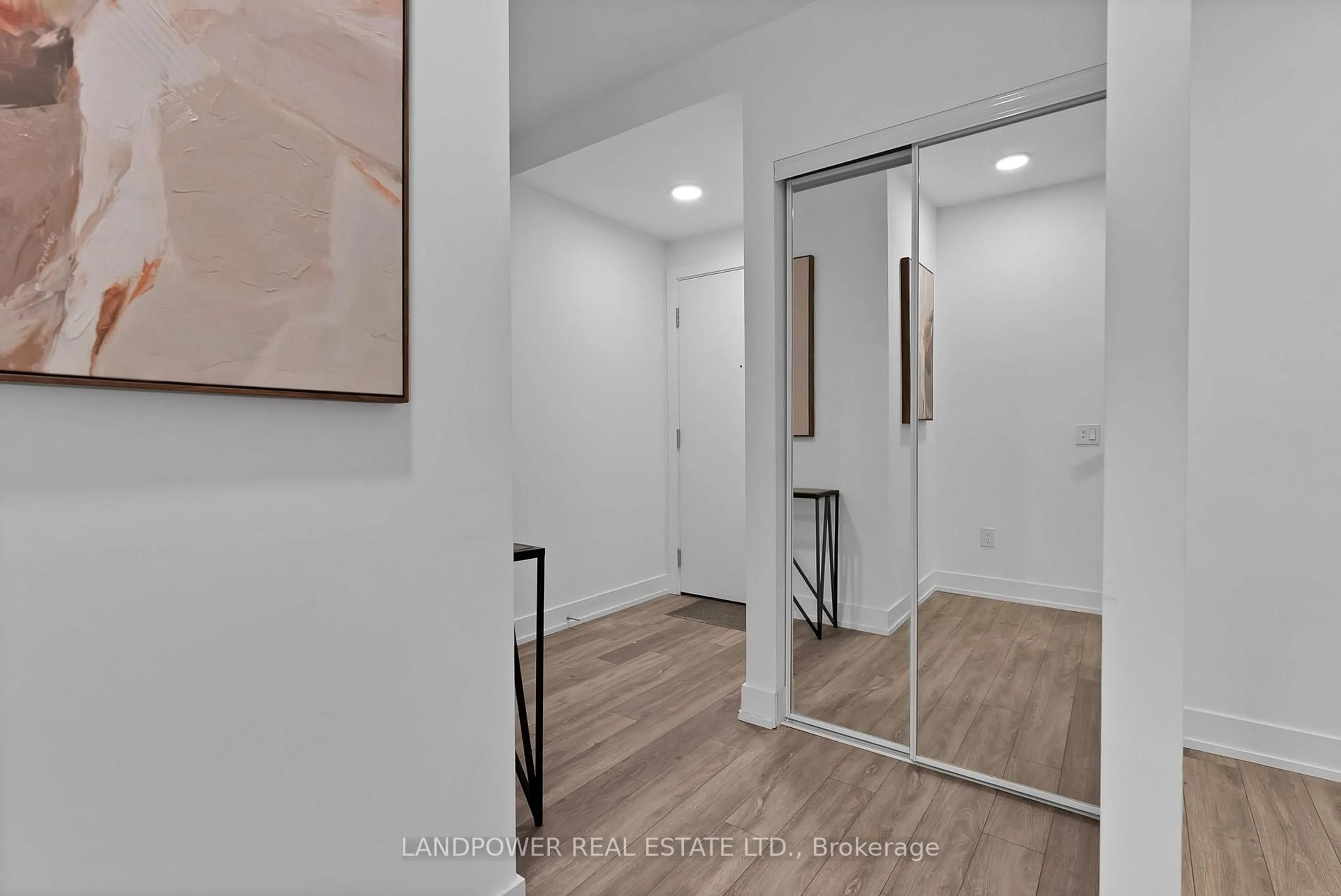 Indoor entryway for 9 Clegg Rd #1108, Markham Ontario L6G 0H3