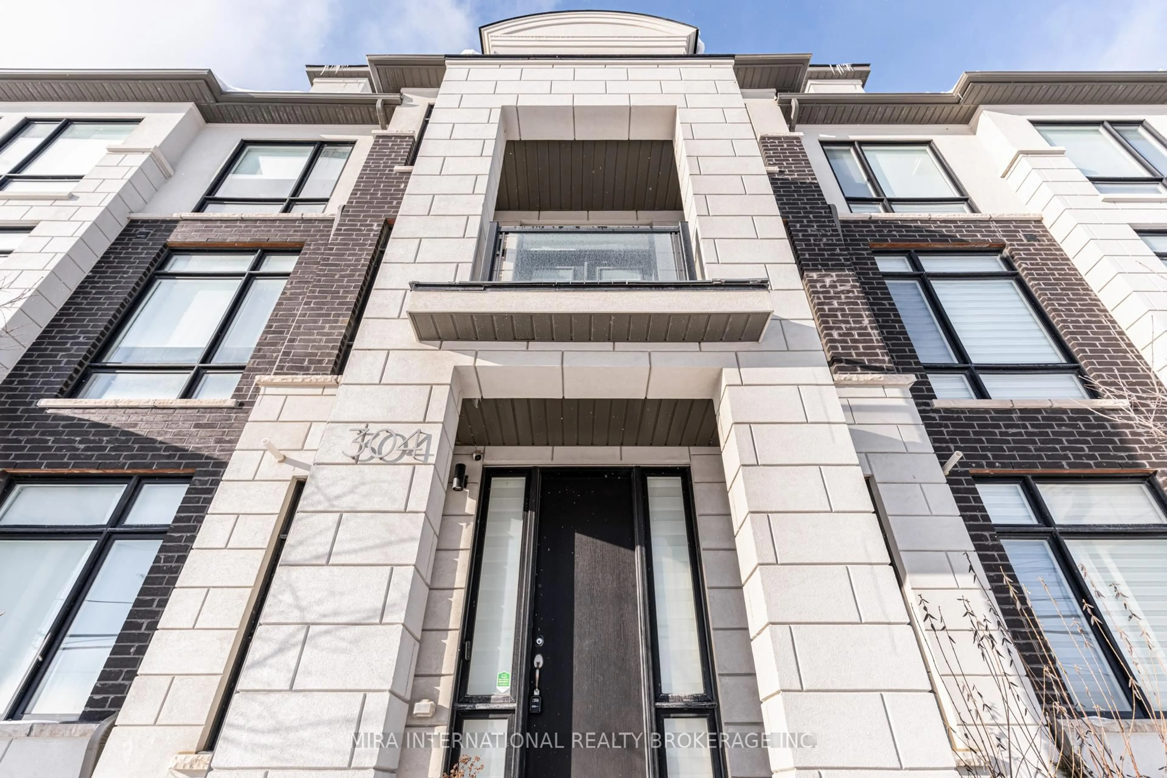 Home with brick exterior material, building for 304 King Rd, Richmond Hill Ontario L4E 1H4