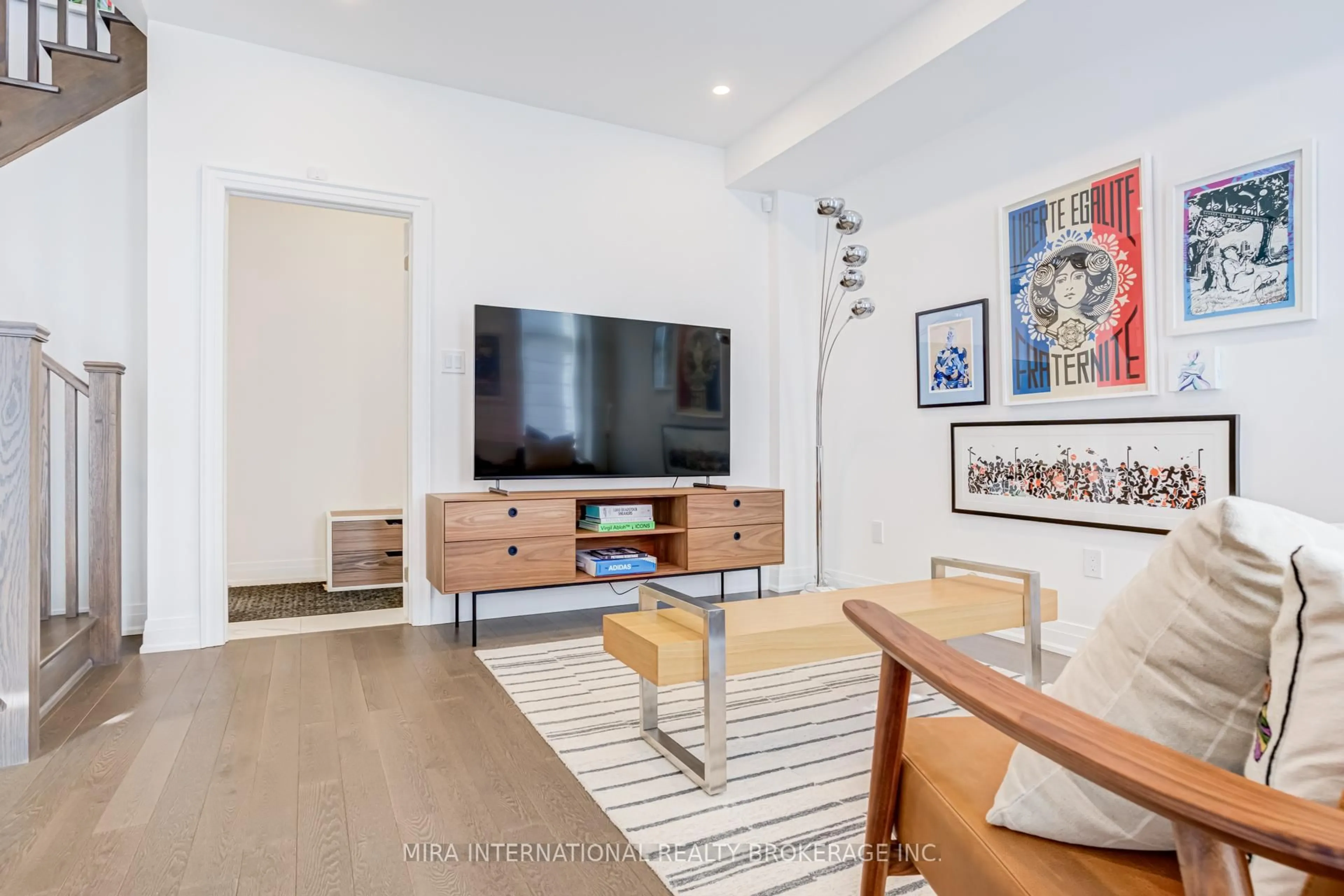 Unknown for 304 King Rd, Richmond Hill Ontario L4E 1H4