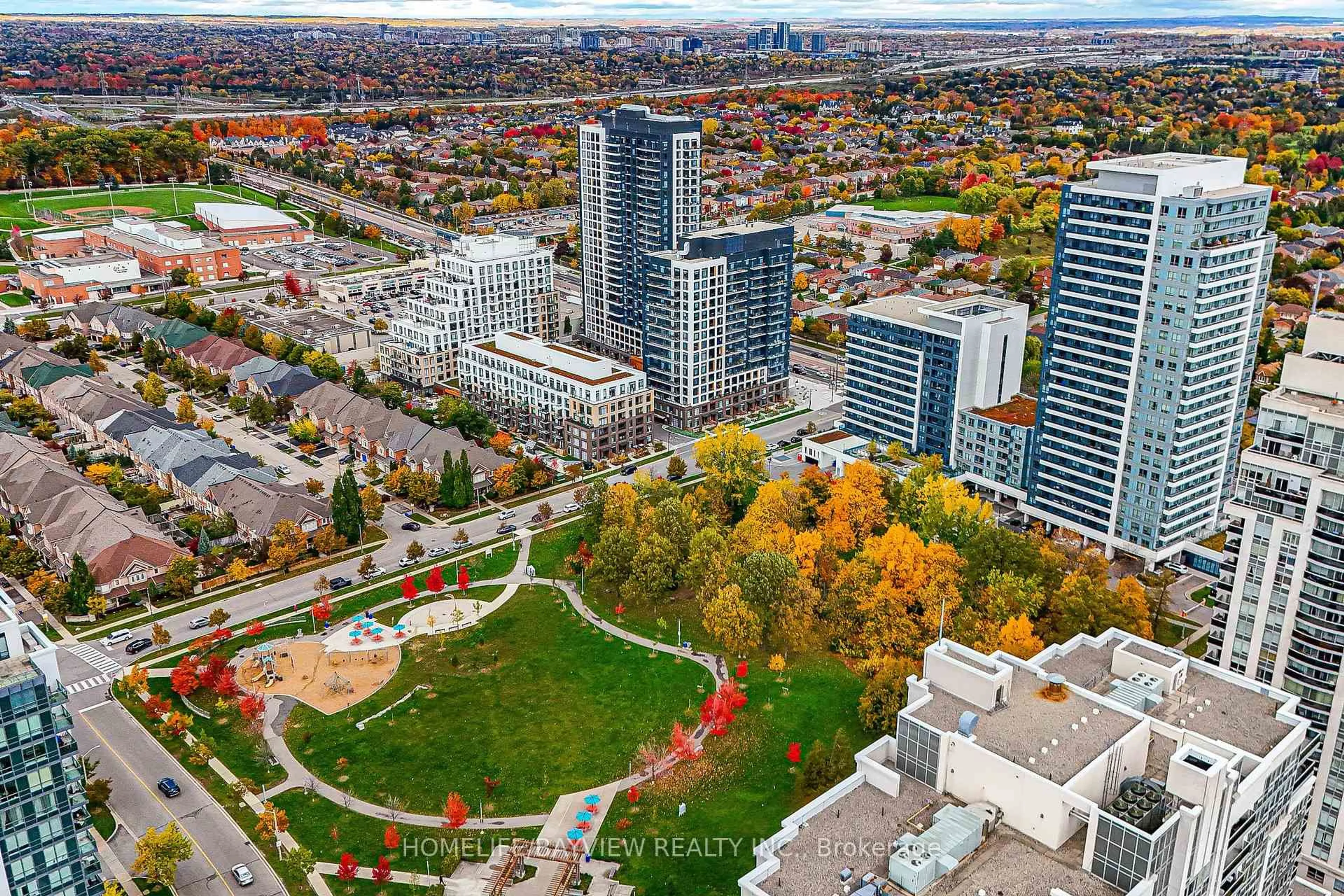 A pic from outside/outdoor area/front of a property/back of a property/a pic from drone, city buildings view from balcony for 7950 Bathurst St #617, Vaughan Ontario L4J 0L4