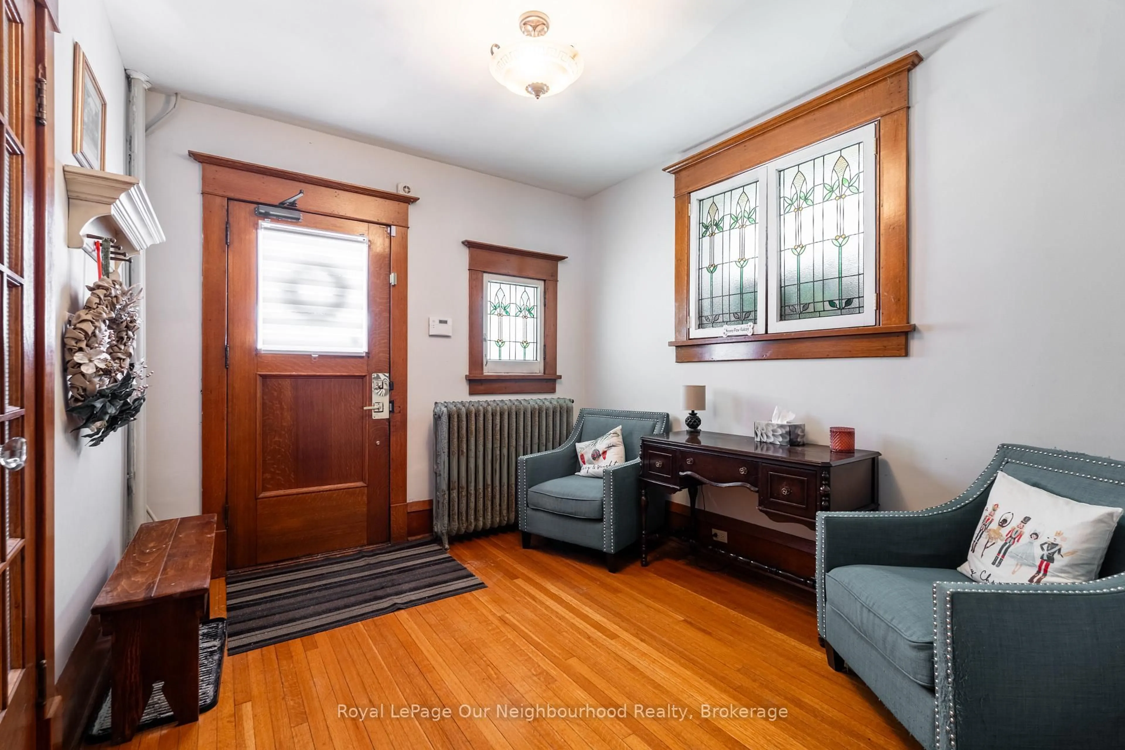 Unknown for 6038 Main St, Whitchurch-Stouffville Ontario L4A 1B8