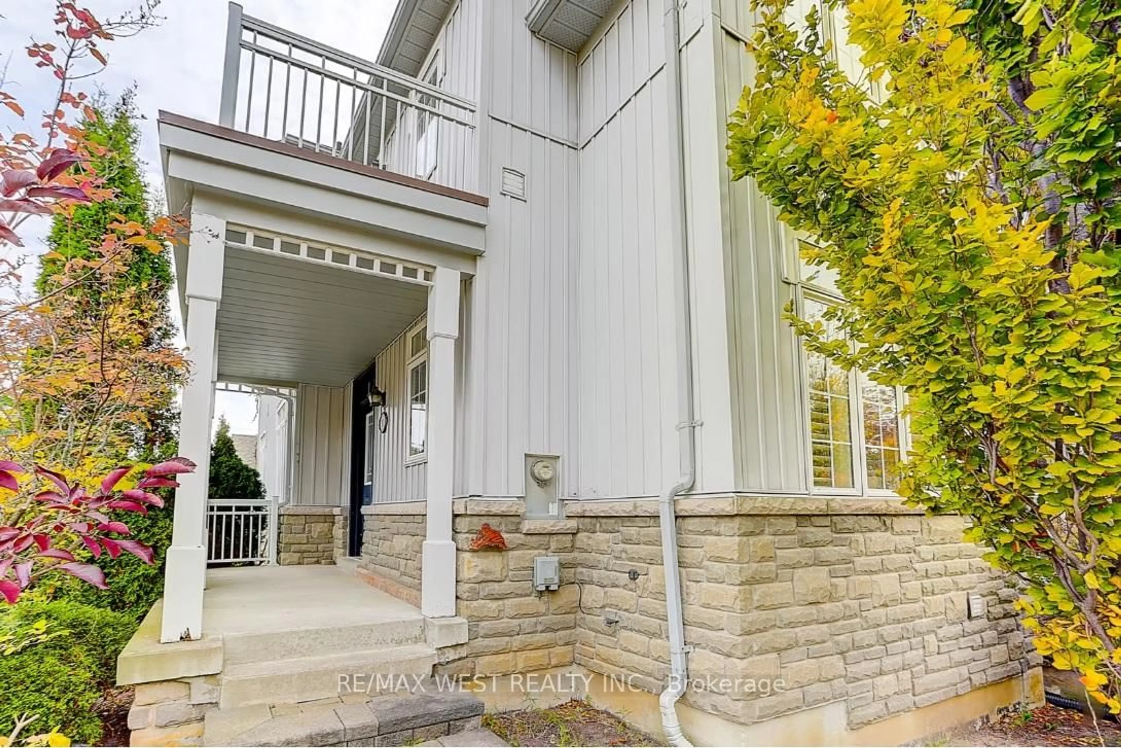 Patio, street for 11 Dancer's Dr, Markham Ontario L6C 2C4