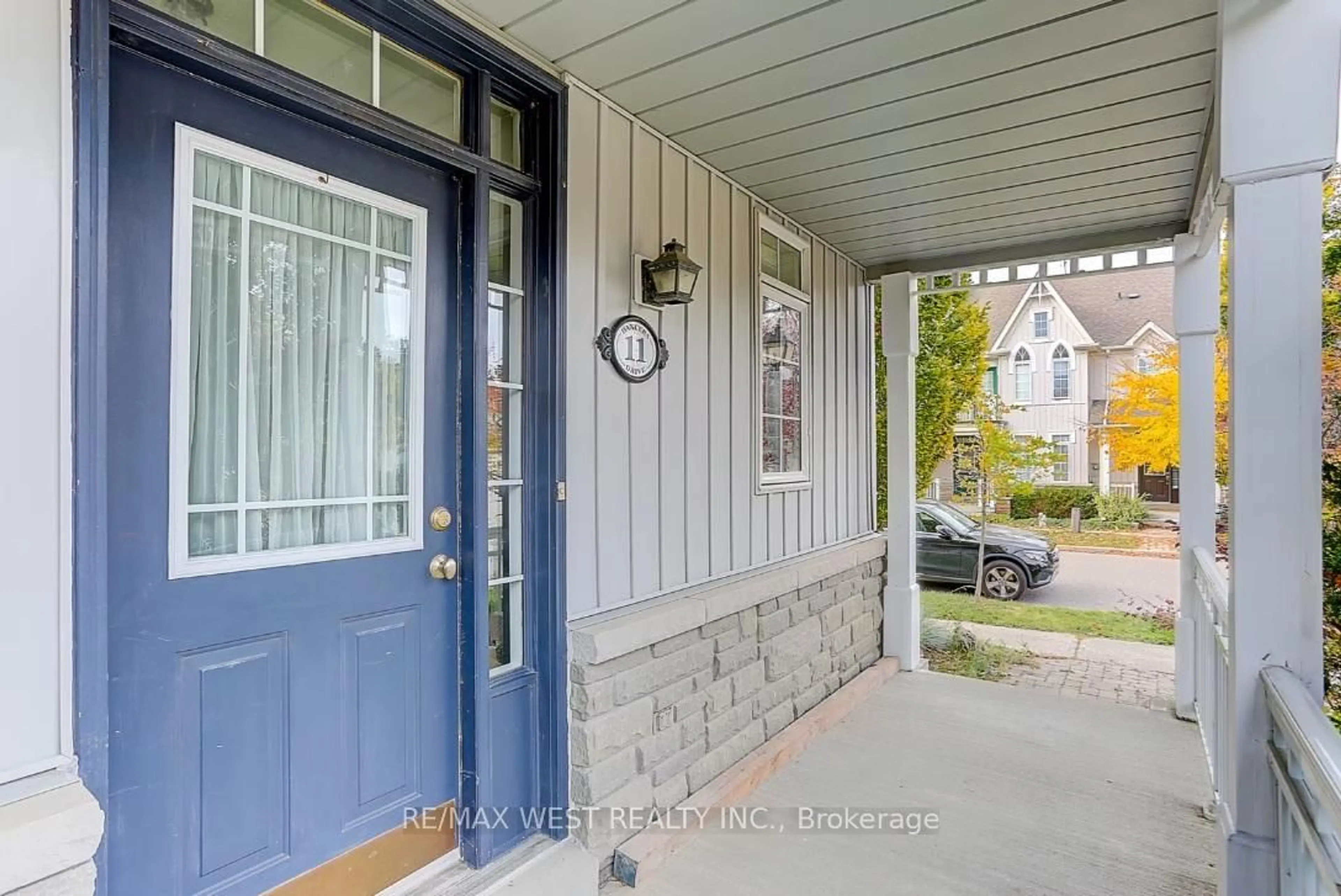 Indoor entryway for 11 Dancer's Dr, Markham Ontario L6C 2C4