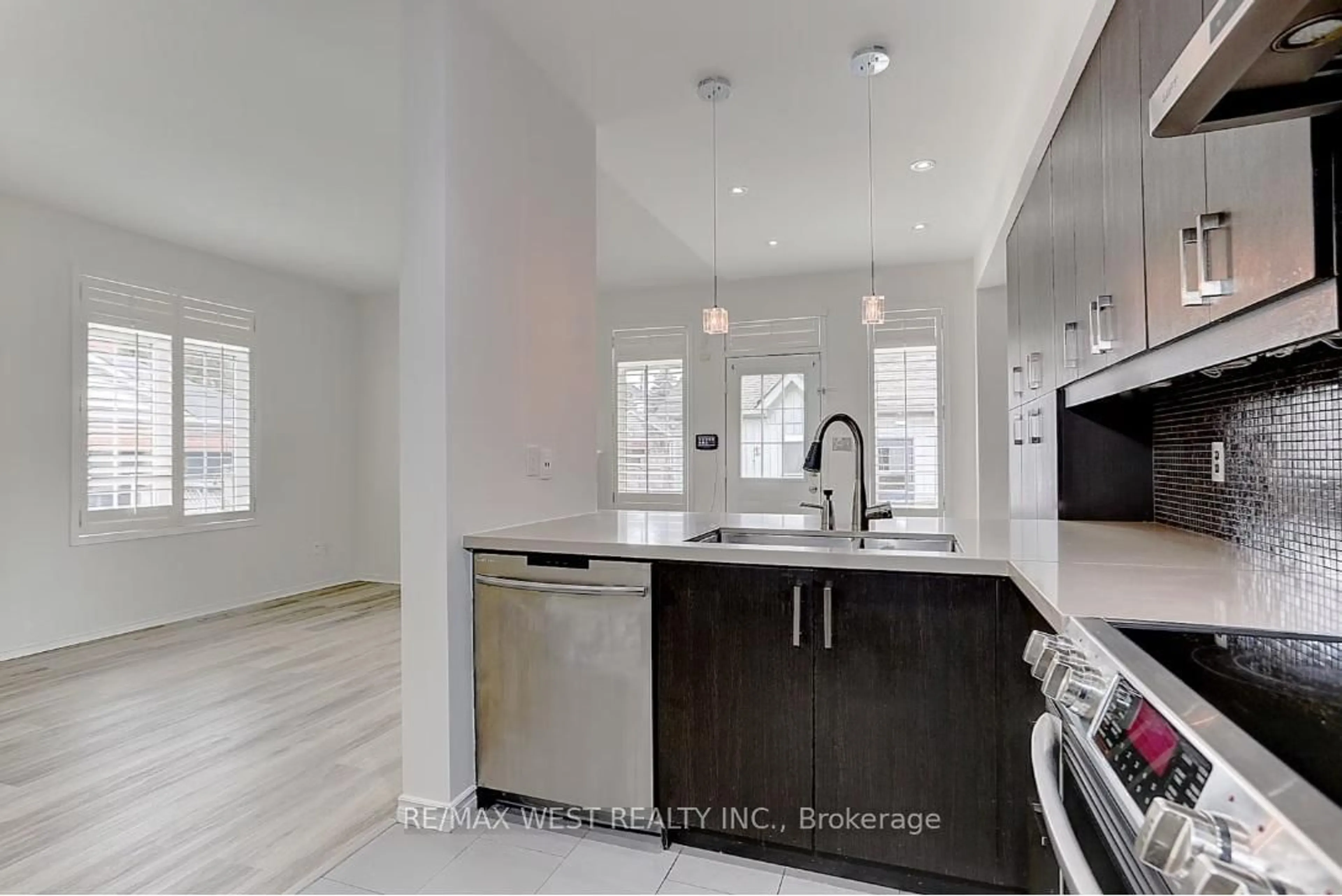Open concept kitchen, unknown for 11 Dancer's Dr, Markham Ontario L6C 2C4
