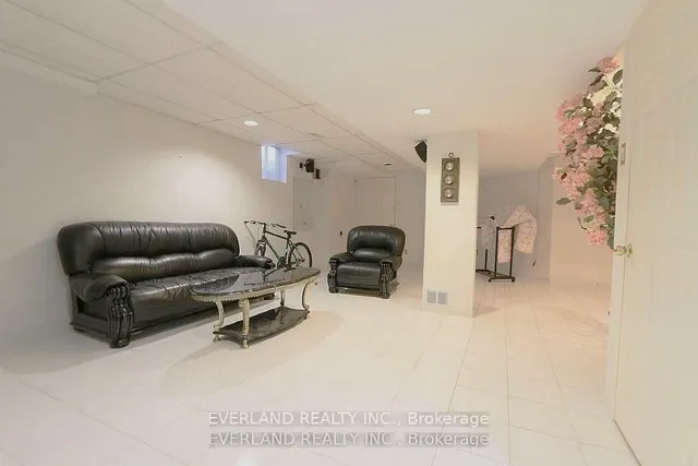 87 Kyla Cres, Markham 4