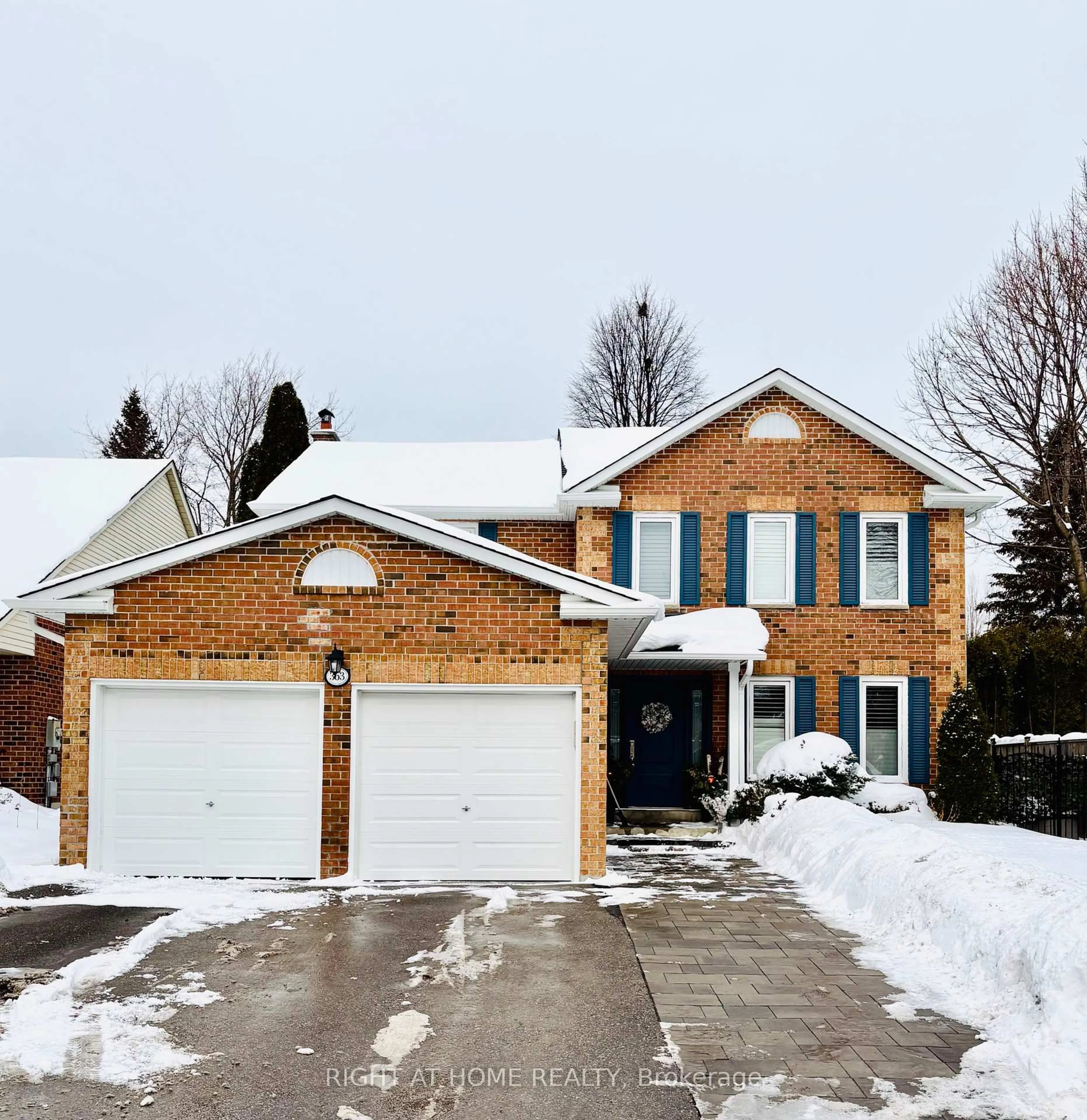 Home with brick exterior material, street for 363 Crossland Gate, Newmarket Ontario L3X 1B5