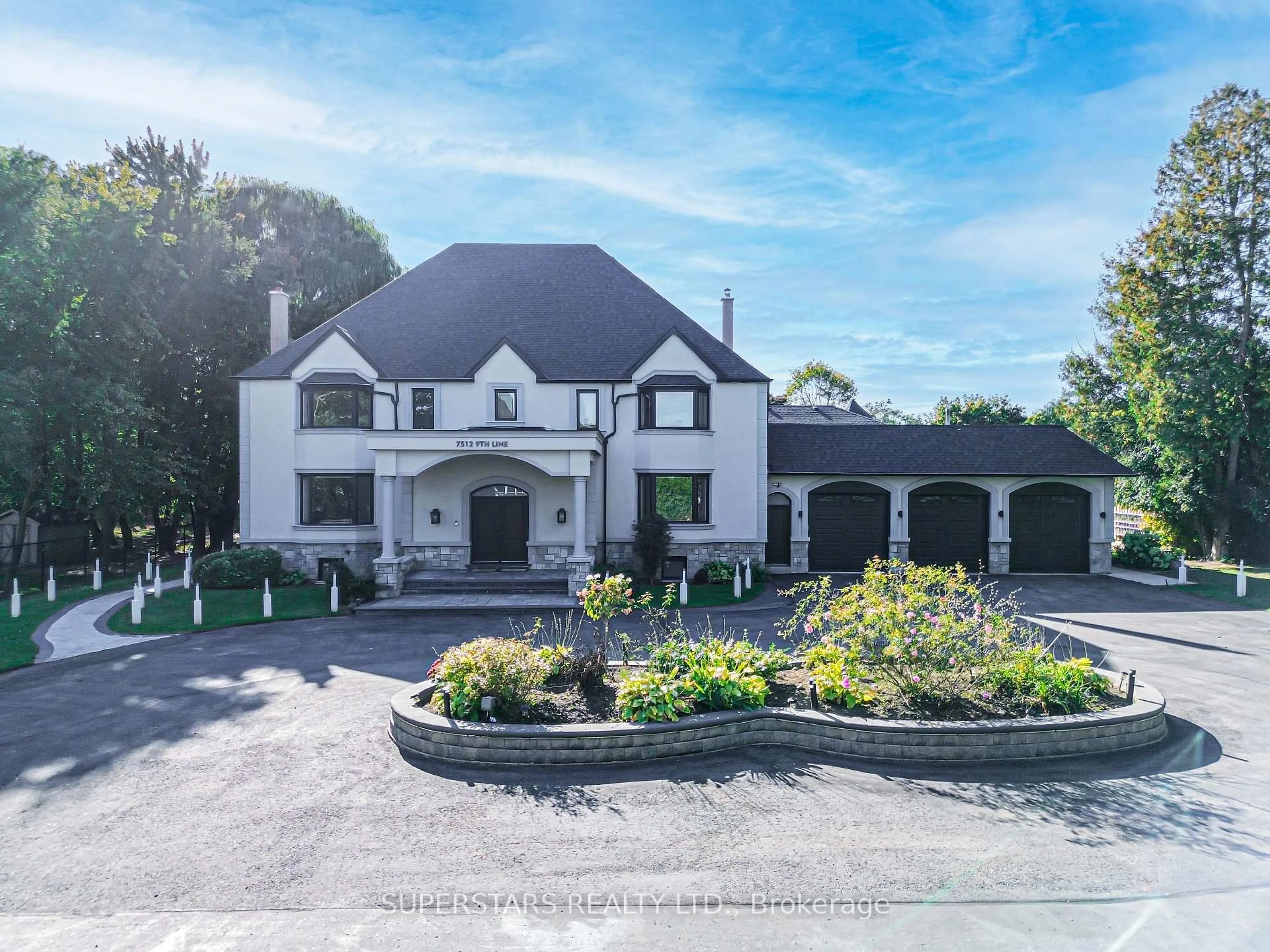 A pic from outside/outdoor area/front of a property/back of a property/a pic from drone, street for 7512 Ninth Line, Markham Ontario L6B 1A8