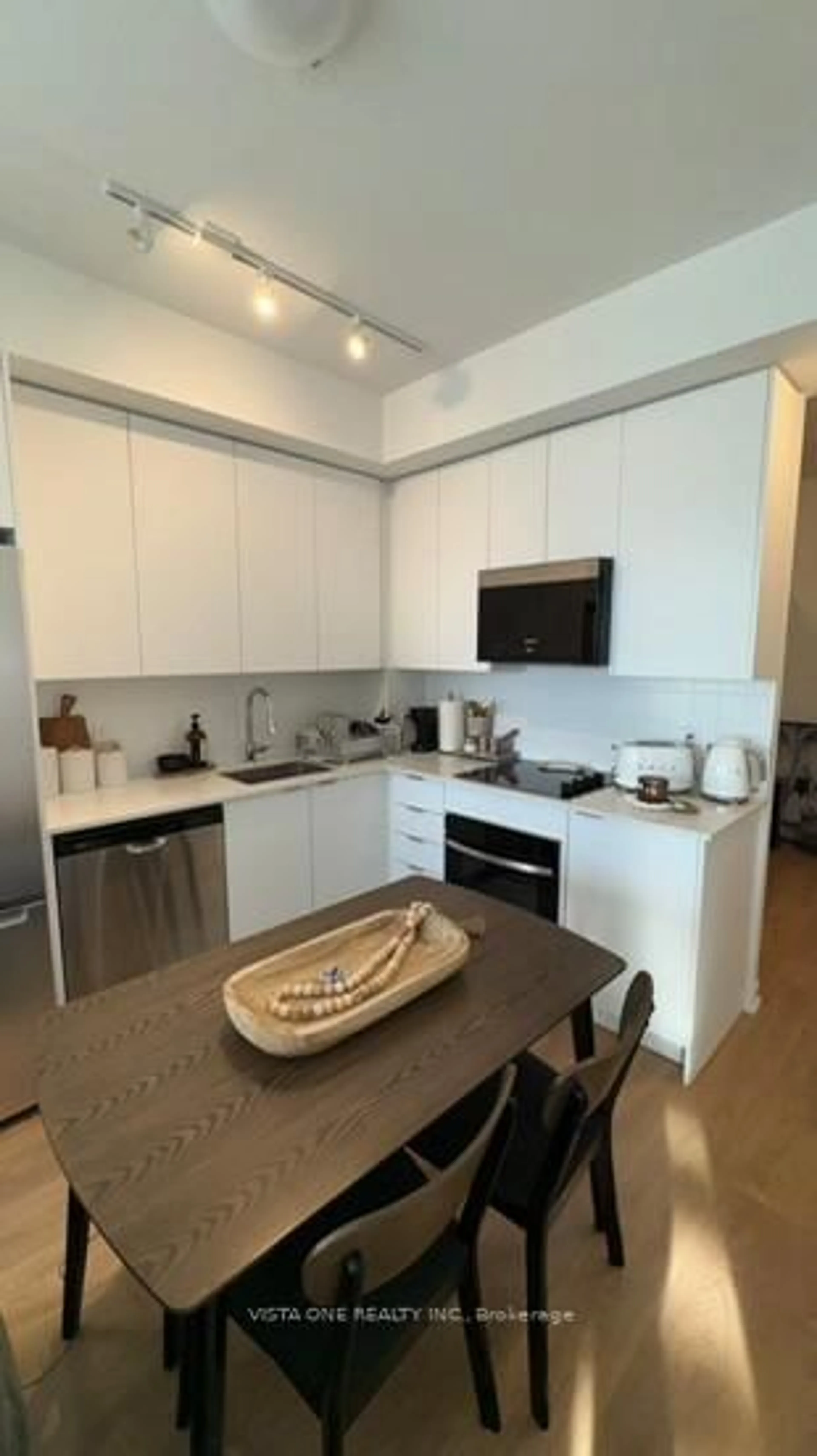 Open concept kitchen, unknown for 10 Abeja Ave #2021, Vaughan Ontario L4J 0R4