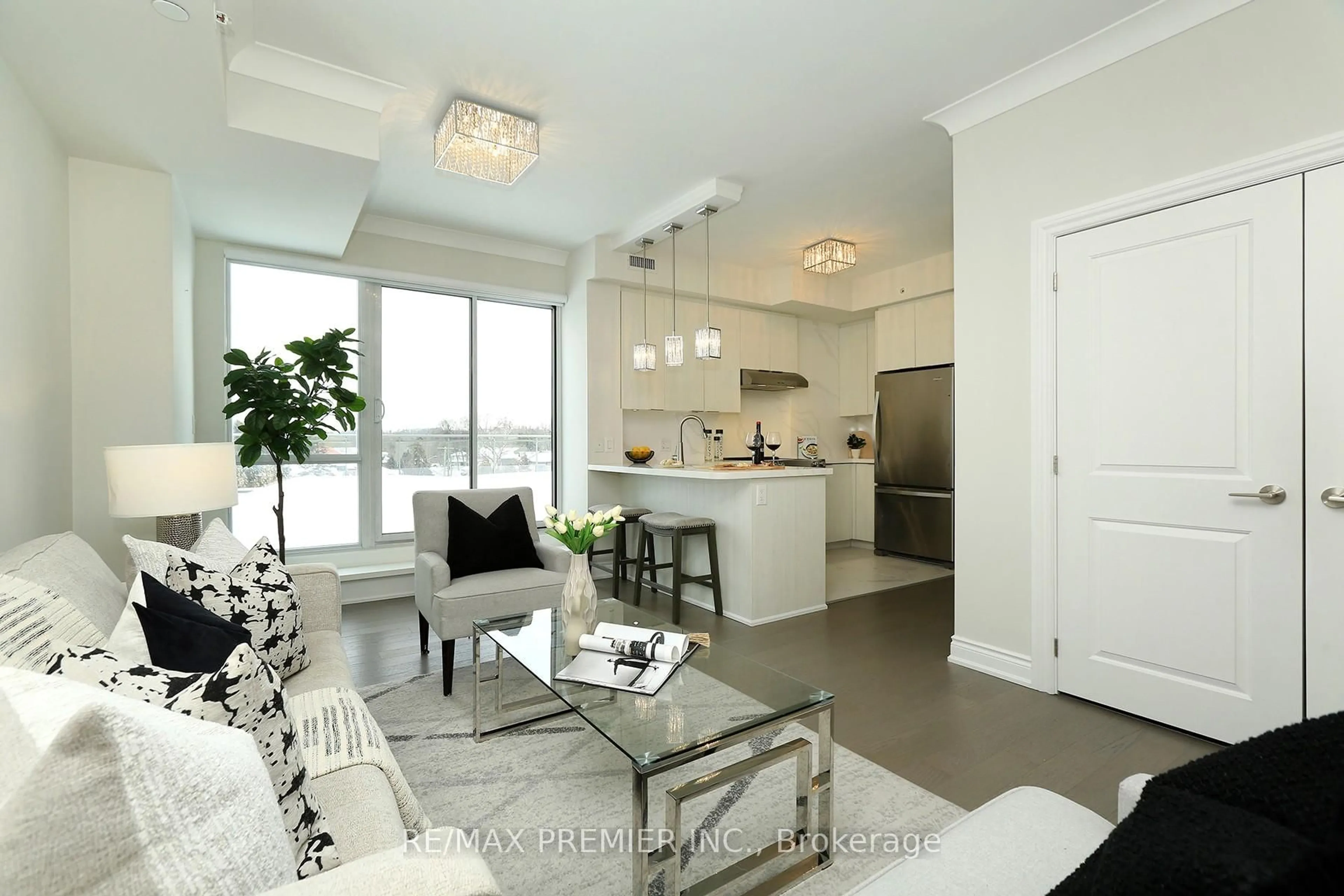 Open concept kitchen, unknown for 86 Woodbridge Ave #309, Vaughan Ontario L4L 0E4