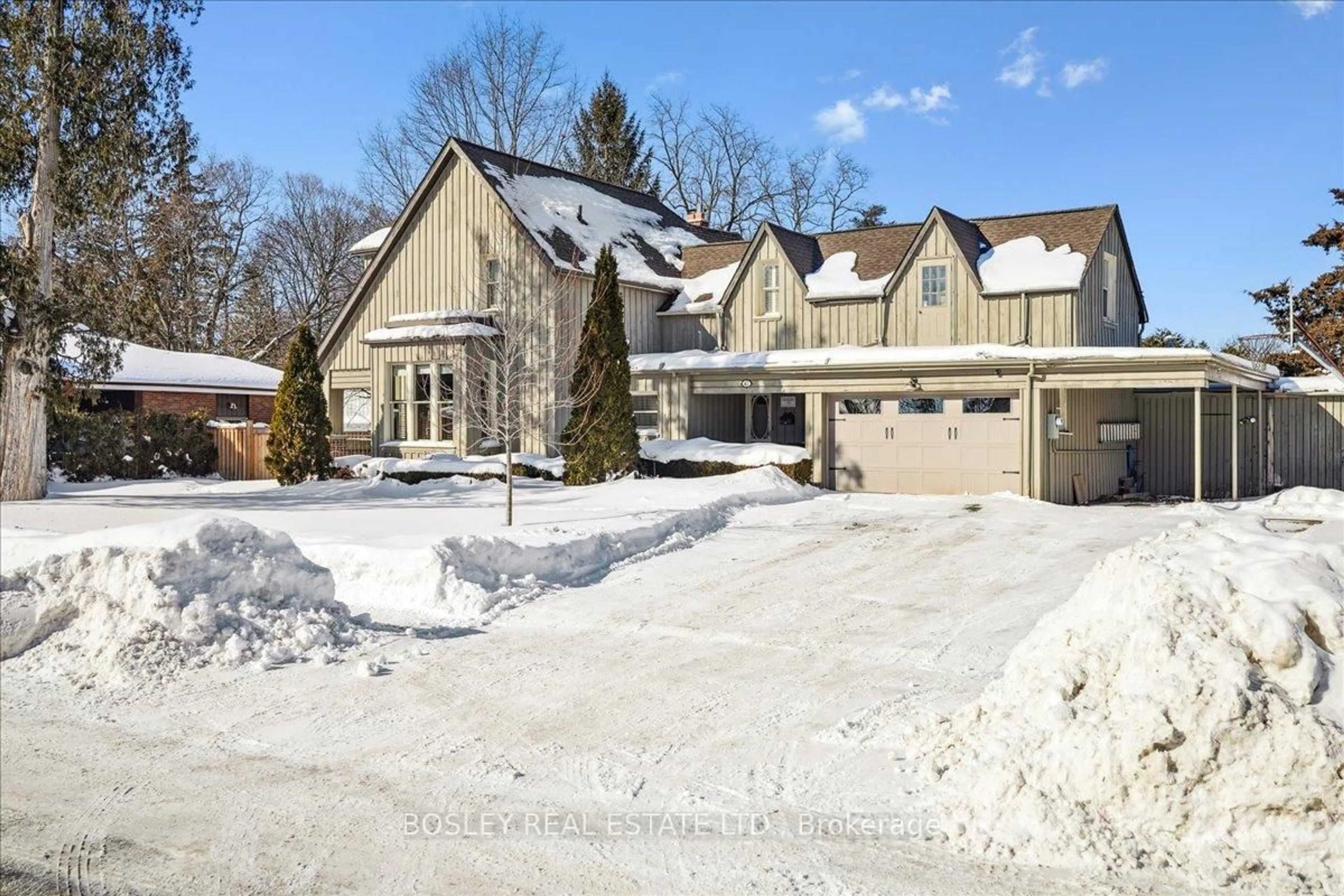 Home with brick exterior material, street for 42 Royal Rd, Aurora Ontario L4G 1A9